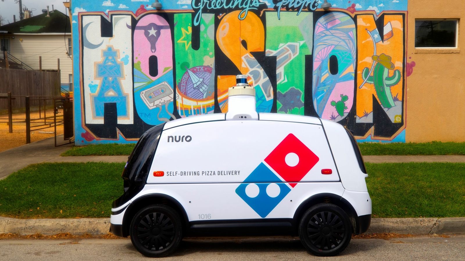 Domino’s Pizza совместно со стартапом Nuro запустила роботизированную доставку в Хьюстоне