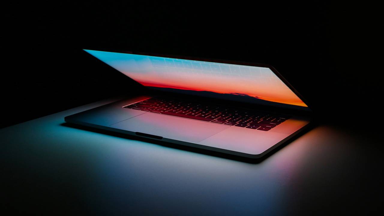 В Сети появились рендеры будущих MacBook Pro на основе украденных хакерами данных