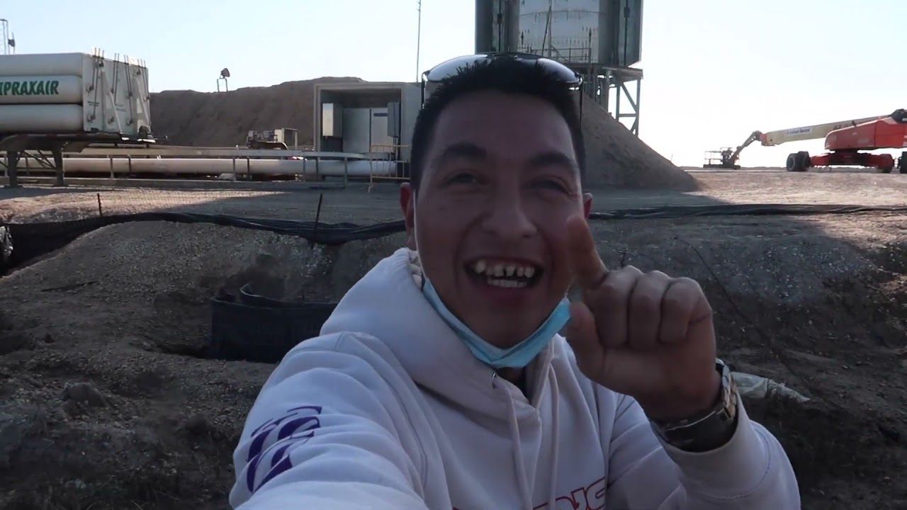 YouTube-блогер проник на базу SpaceX и снял вблизи прототип звездолёта Starship