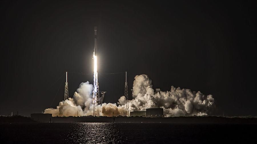 SpaceX вывела на орбиту новую группу интернет-спутников Starlink
