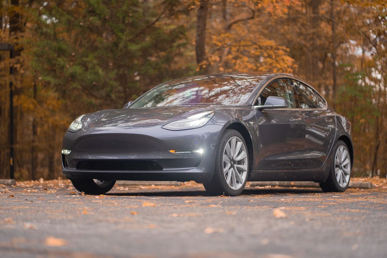 Можно ли на АвтоВАЗе собирать Tesla? Как власти отреагировали на планы Маска прийти в Россию