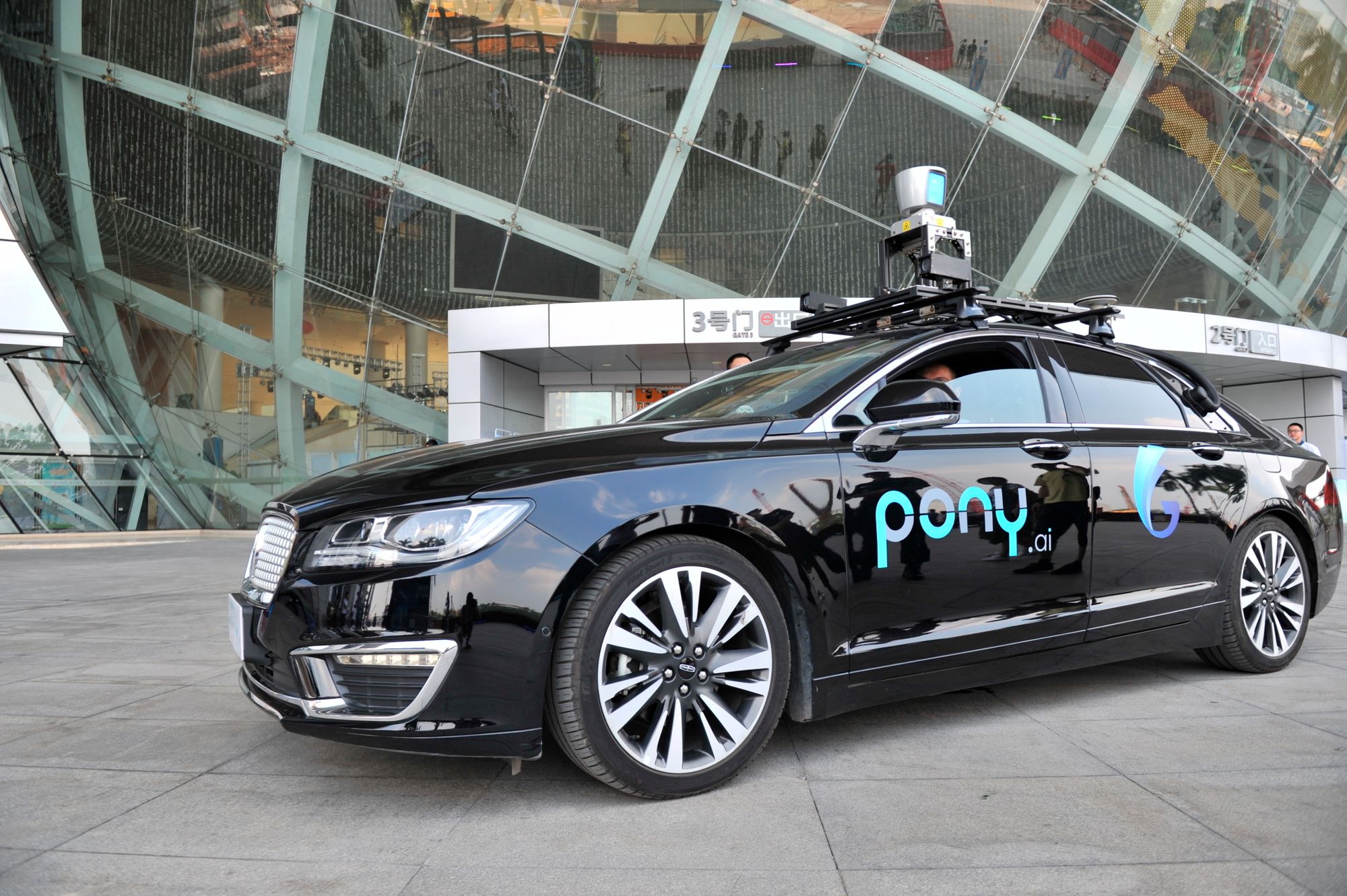 На дорогах США начали тестировать беспилотники Pony.ai без водителей