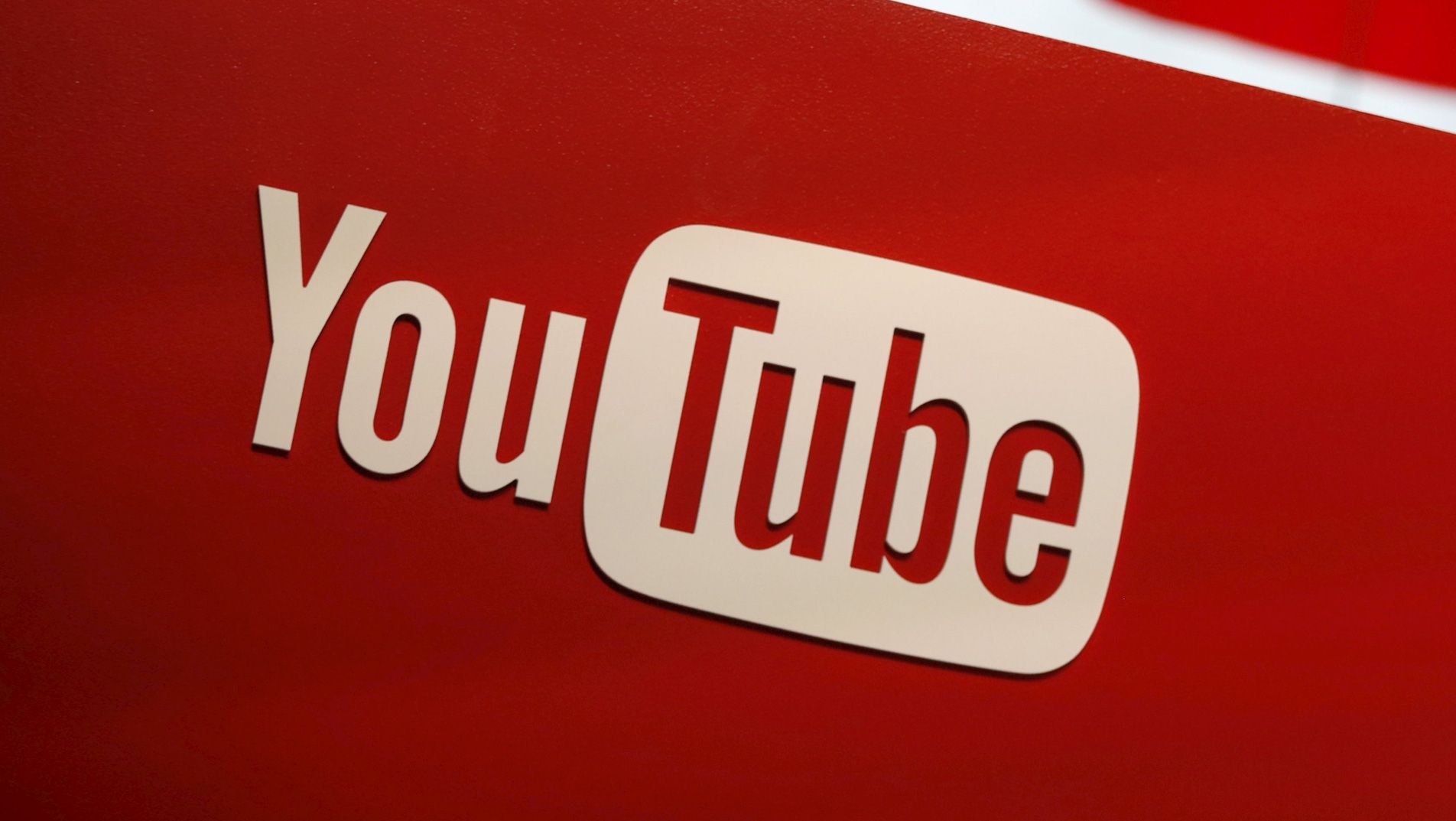 Стив Возняк проиграл суд против YouTube в деле о мошеннической deepfake-рекламе с его лицом