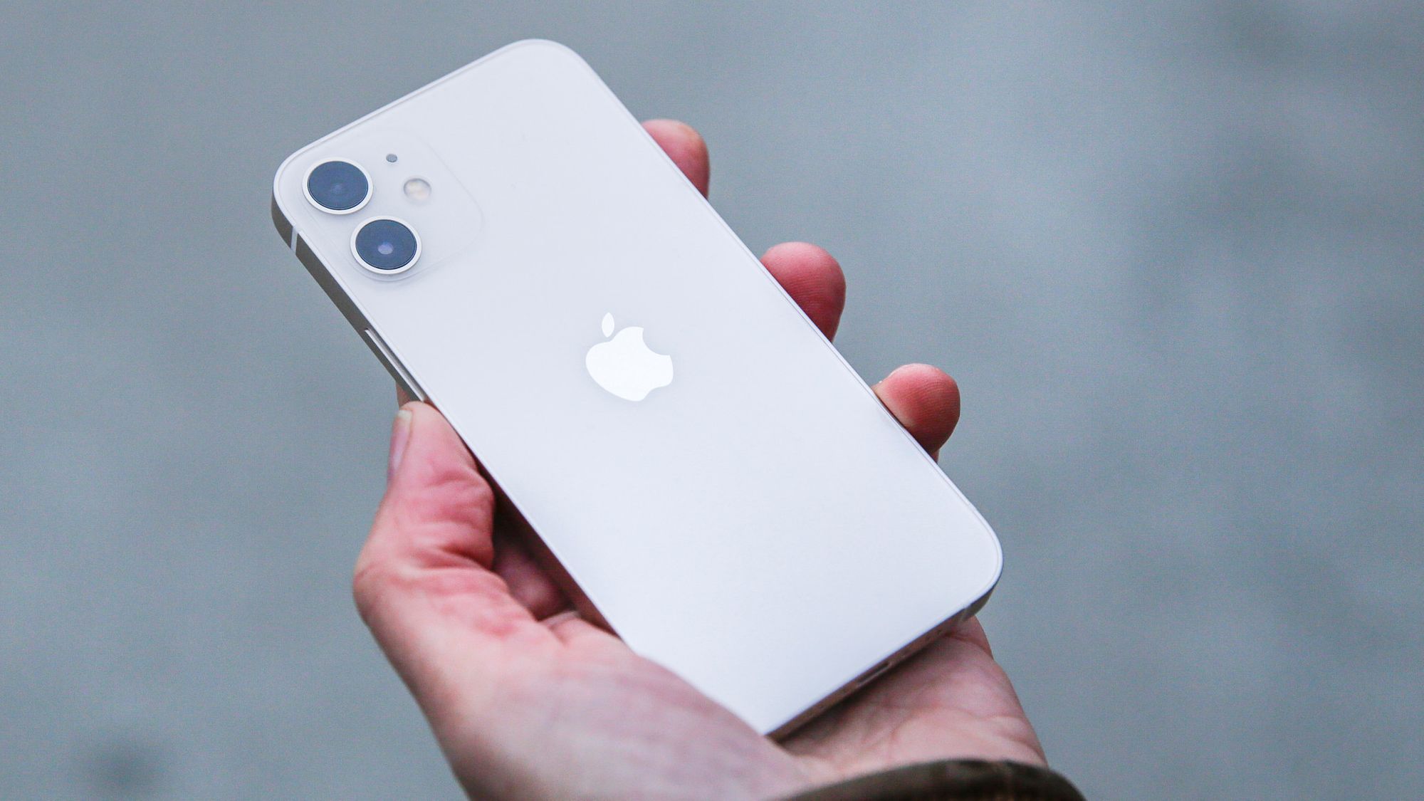 Apple остановила производство iPhone 12 mini из-за низких продаж