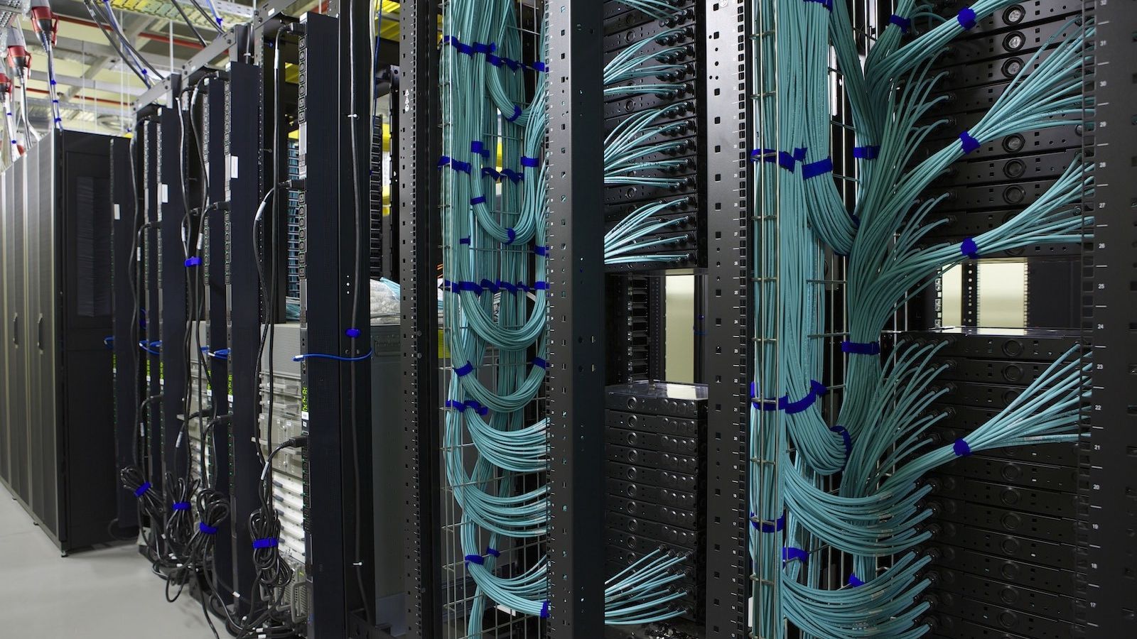 Яндекс, «Ланит», Gigabyte и ВТБ начнут производить серверы в России