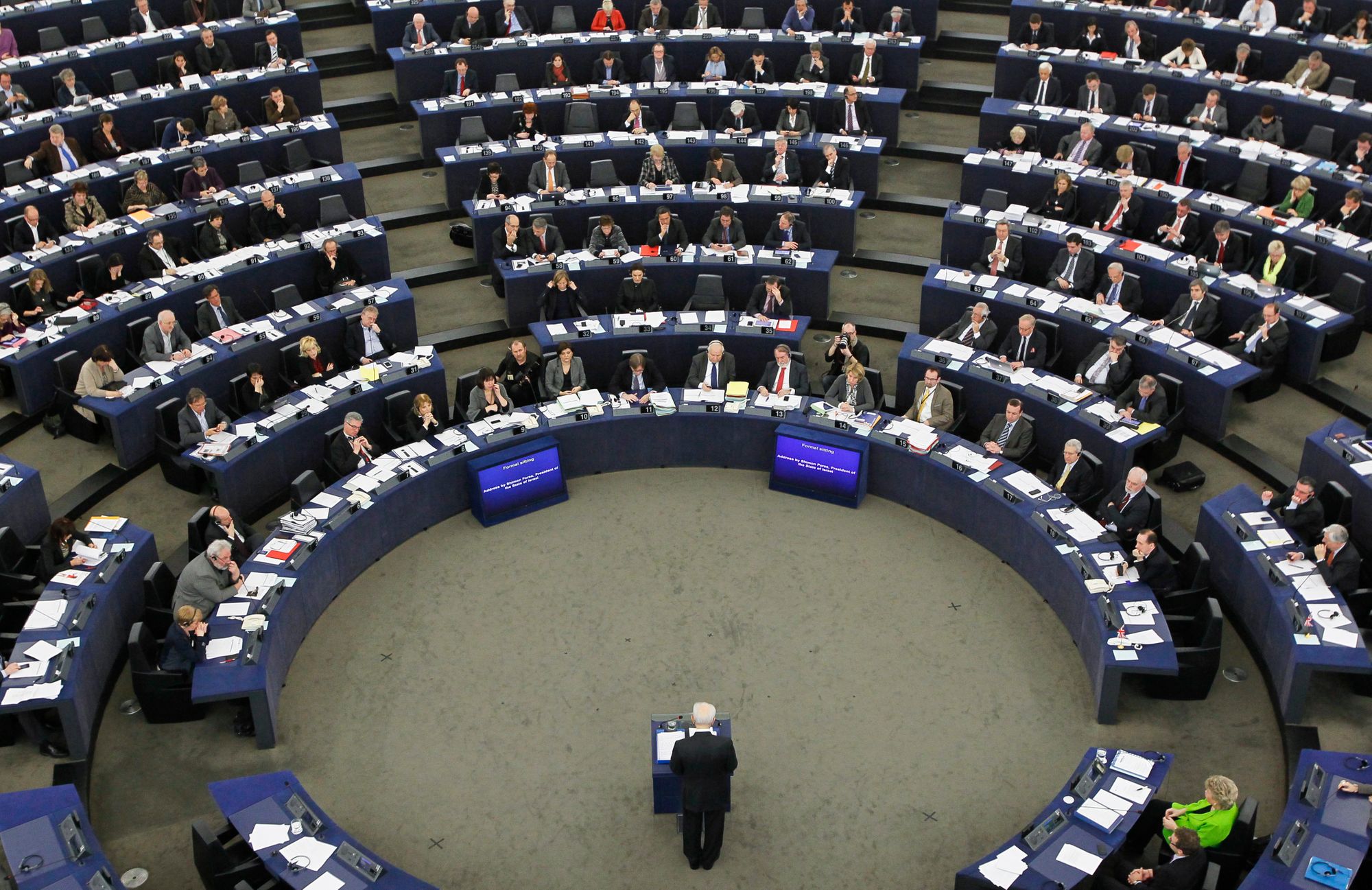 Европарламент одобрил законопроект, позволяющий сканировать личные переписки для защиты детей