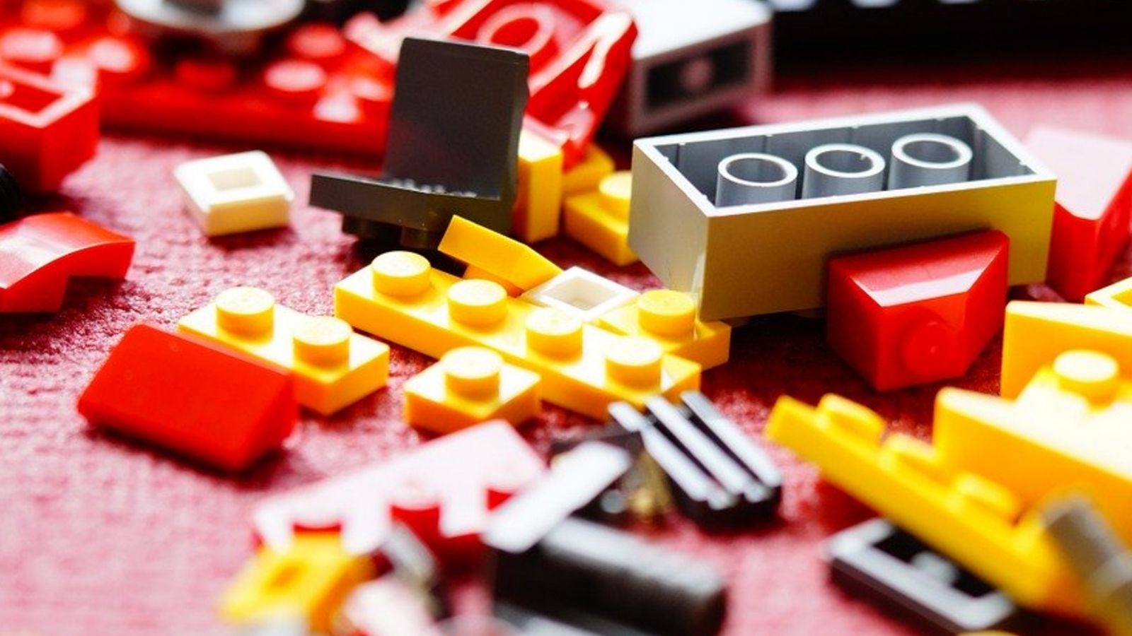 Приложение Brickit сканирует детали Lego с помощью смартфона и предлагает варианты сборки