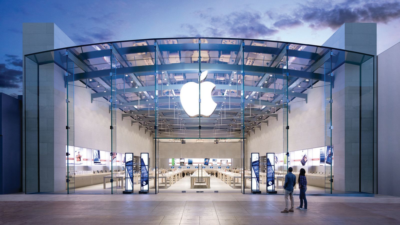 Apple отчиталась о самой крупной квартальной прибыли за всю историю компании