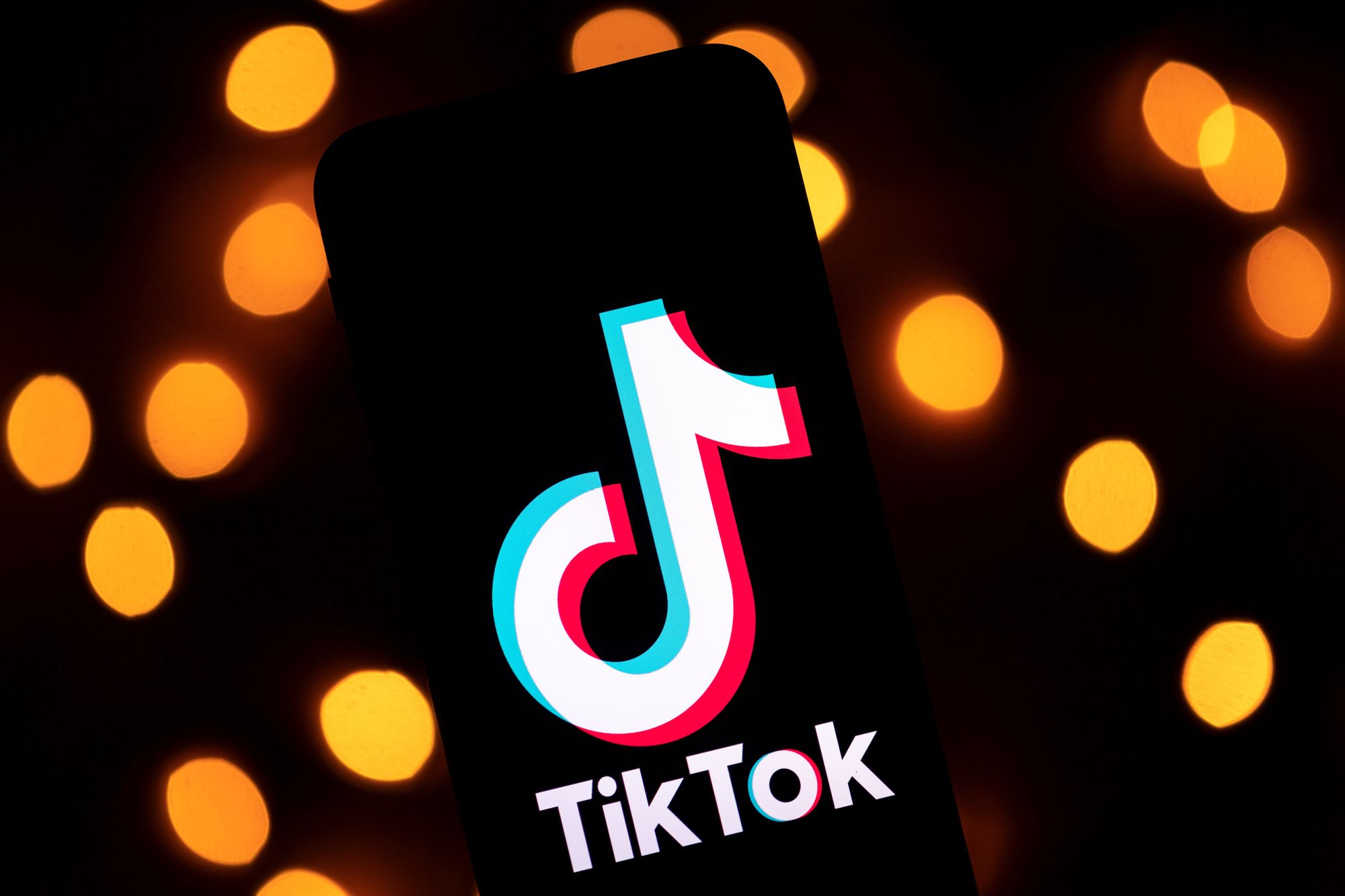 TikTok начнёт автоматически удалять видеоролики с запрещённым контентом