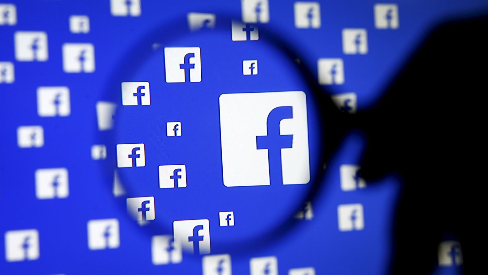 Сотрудники Facebook в личных целях следили за пользователями, имея доступ к их приватной информации