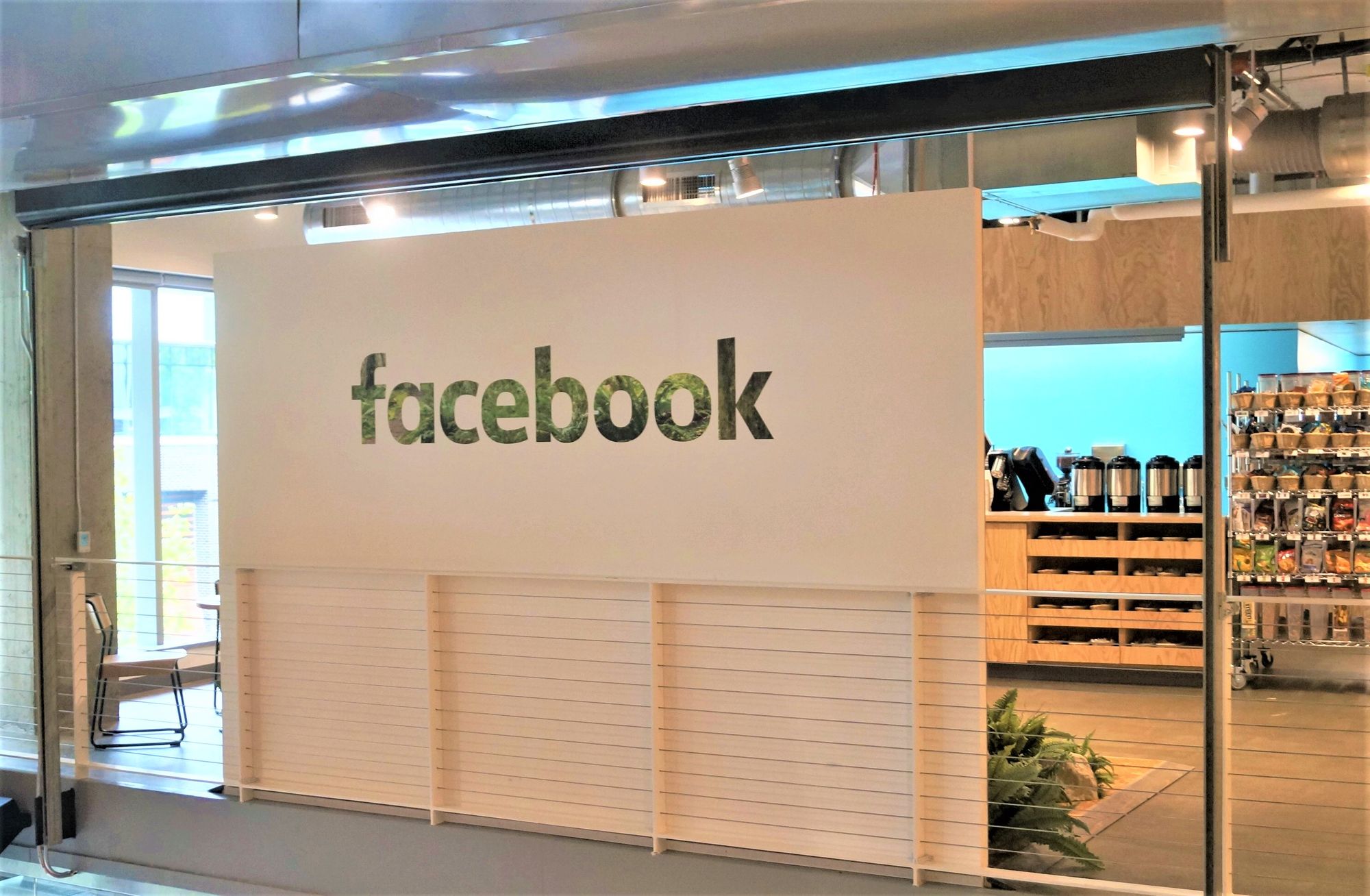 Американский регулятор вновь подал антимонопольный иск против Facebook