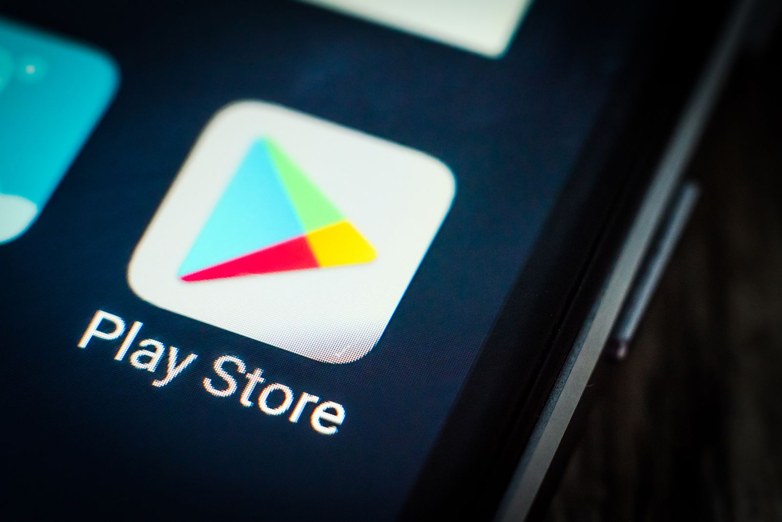 Google доплачивала производителям смартфонов за отказ устанавливать сторонние магазины приложений