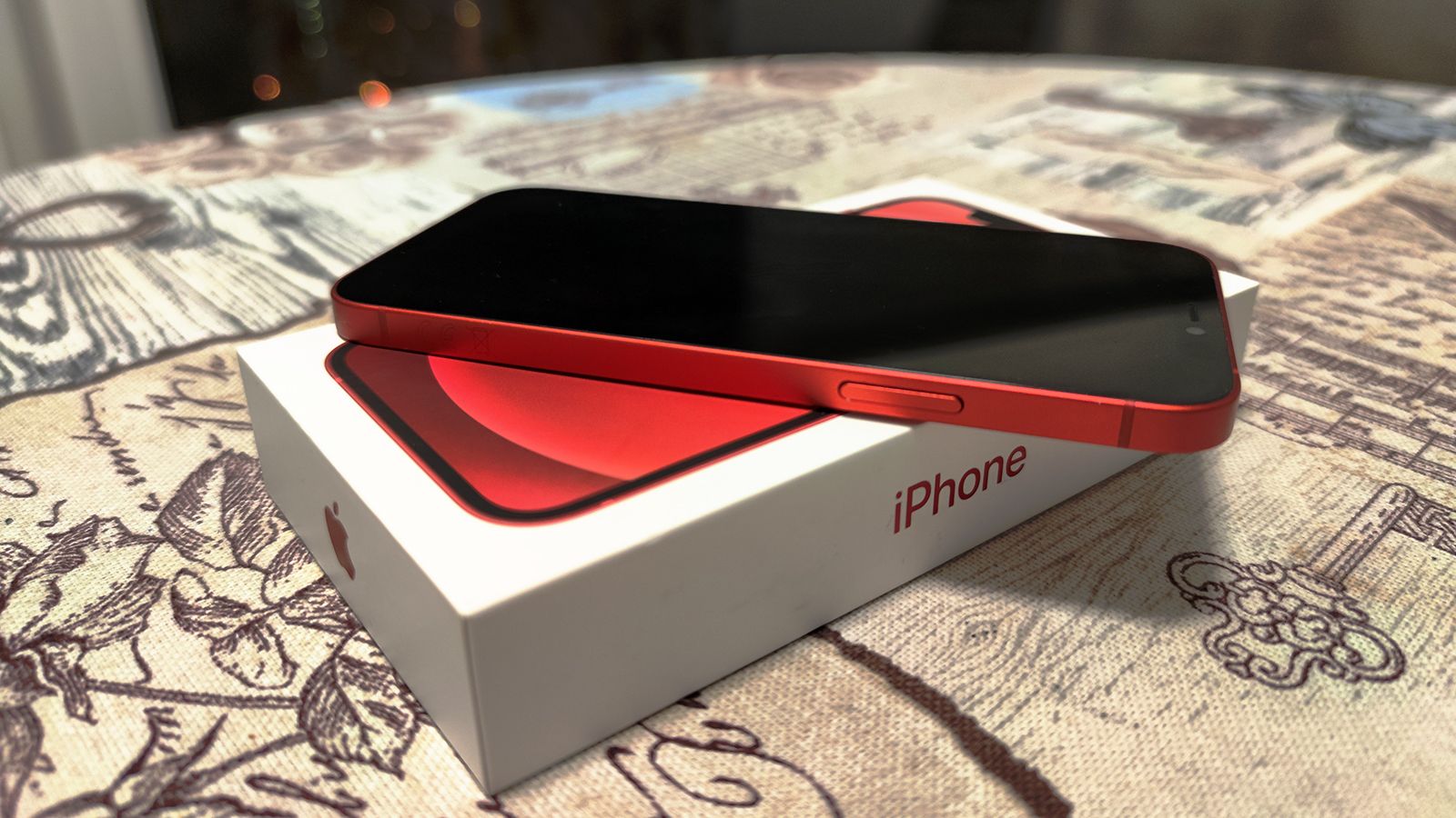 Foxconn набирает огромный штат рабочих, чтобы успеть к запуску iPhone 13