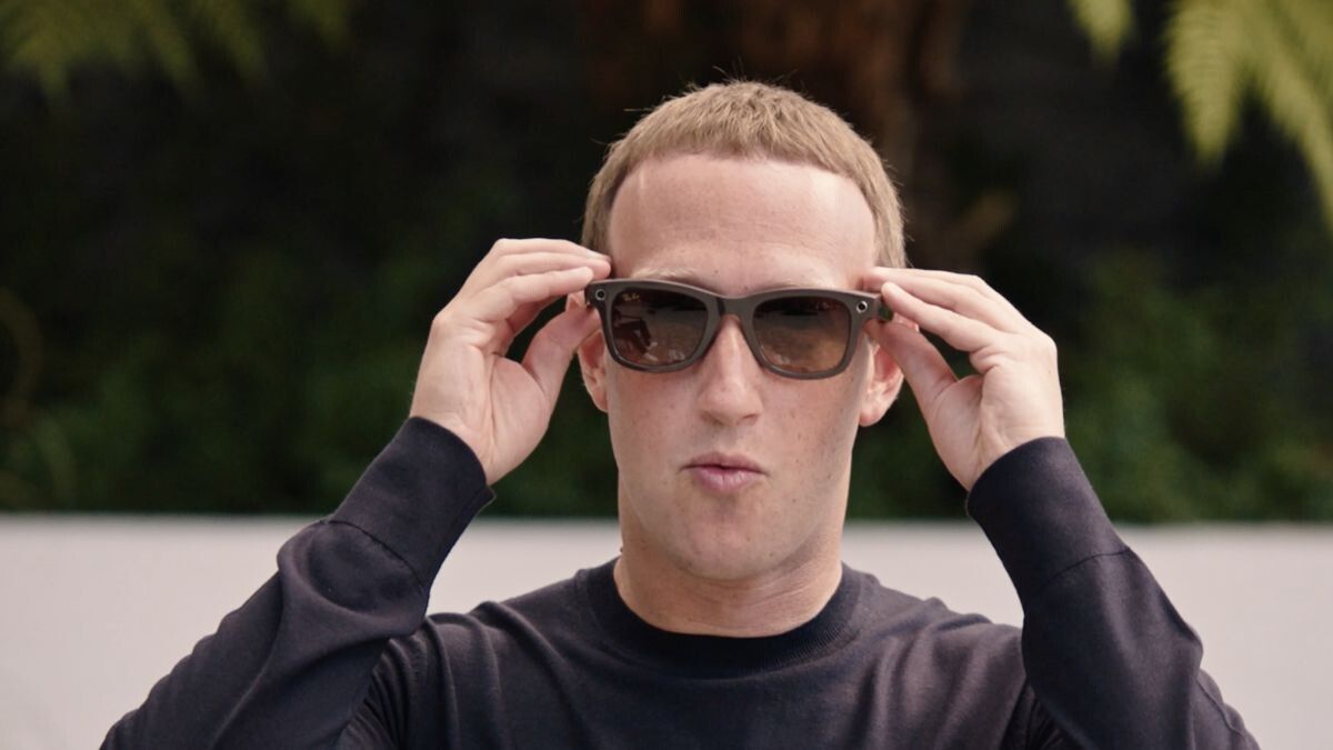 Майор оценил законность покупки «умных» очков Facebook с возможностью записи видео в России