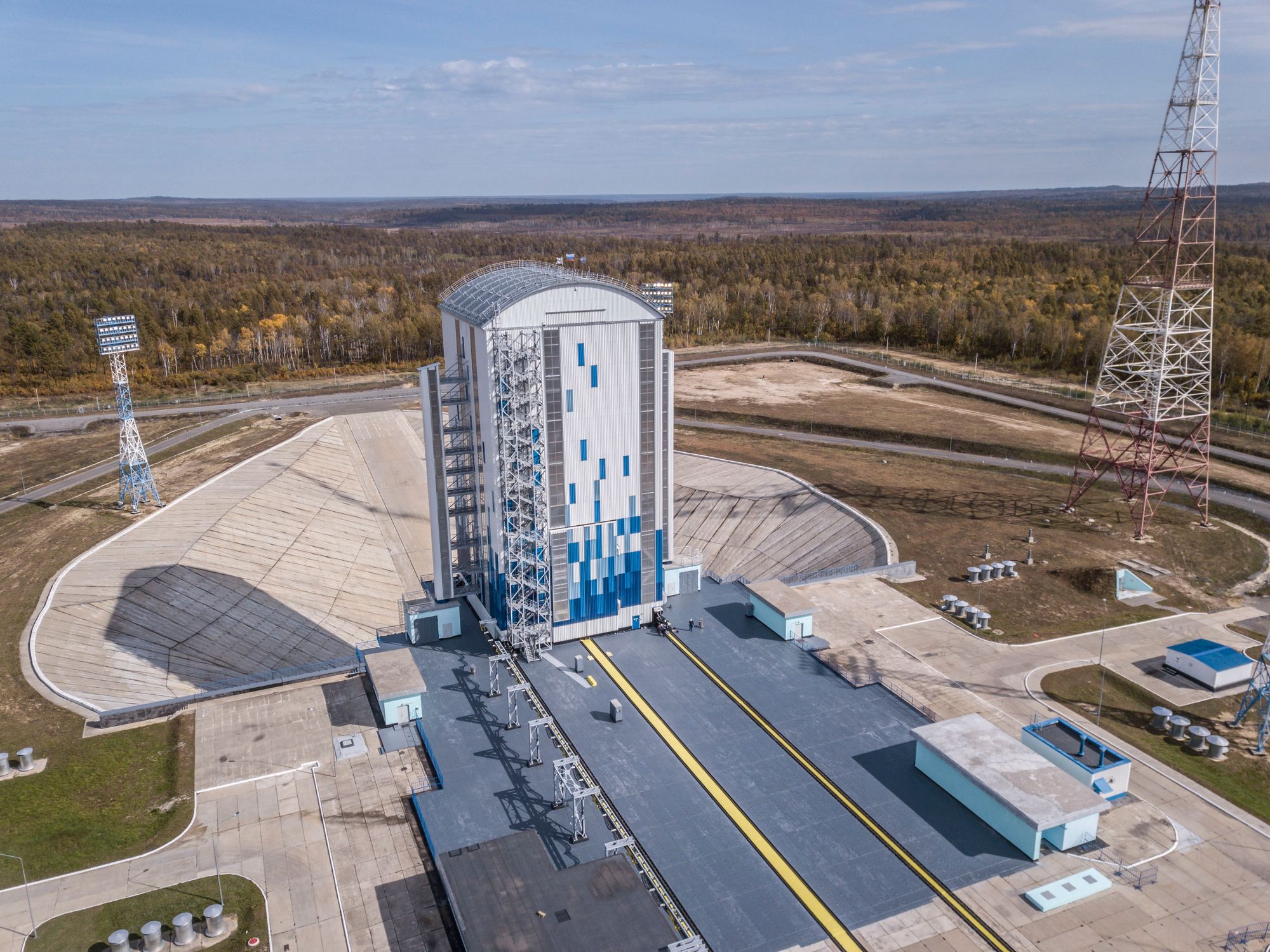 В Россию доставили 36 спутников OneWeb для запуска с космодрома «Восточный»