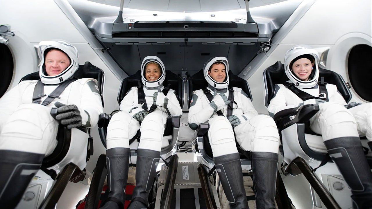Устройства Apple полетят в космос с командой SpaceX