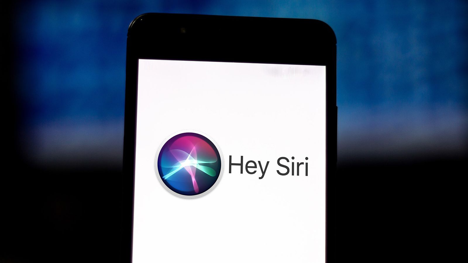 Apple подозревают в подслушивании частных разговоров через Siri