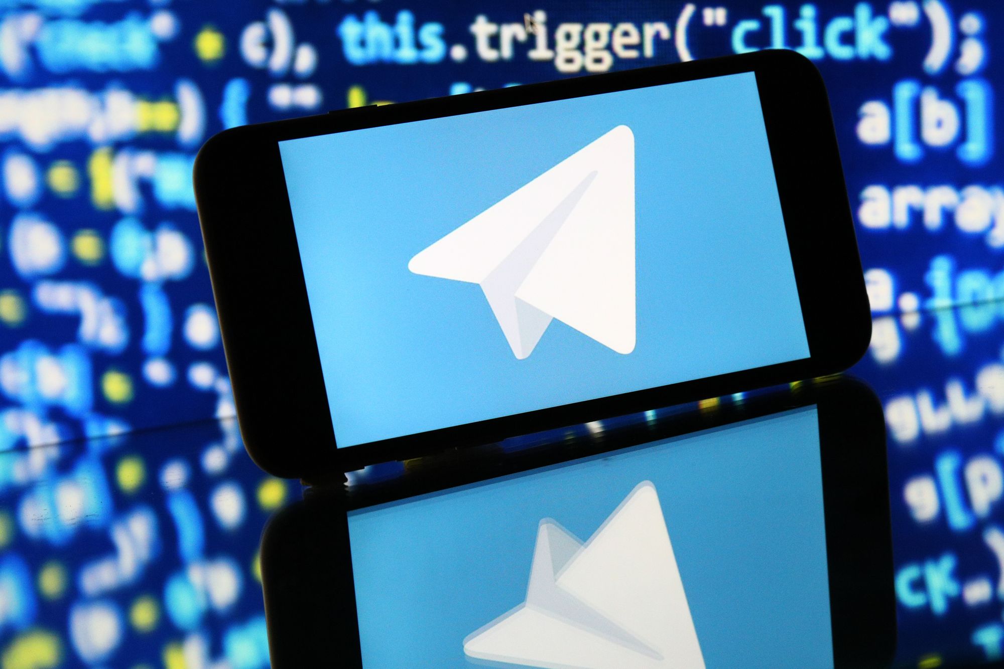 В Роскомнадзор пожаловались на Telegram из-за пиратства книги из-за неудаления пиратских копий книг