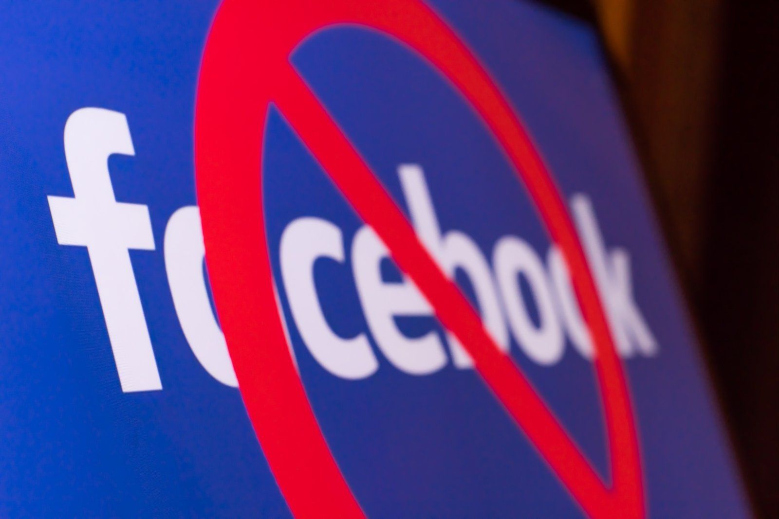 Facebook подтвердил, что 6-часовой сбой был связан с ошибкой на маршрутизаторах