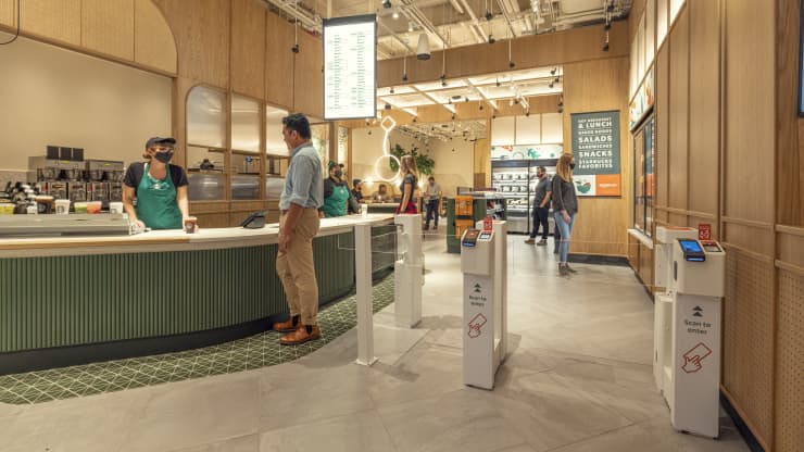 Amazon и Starbucks запустили в Нью-Йорке кафе без продавцов и кассы