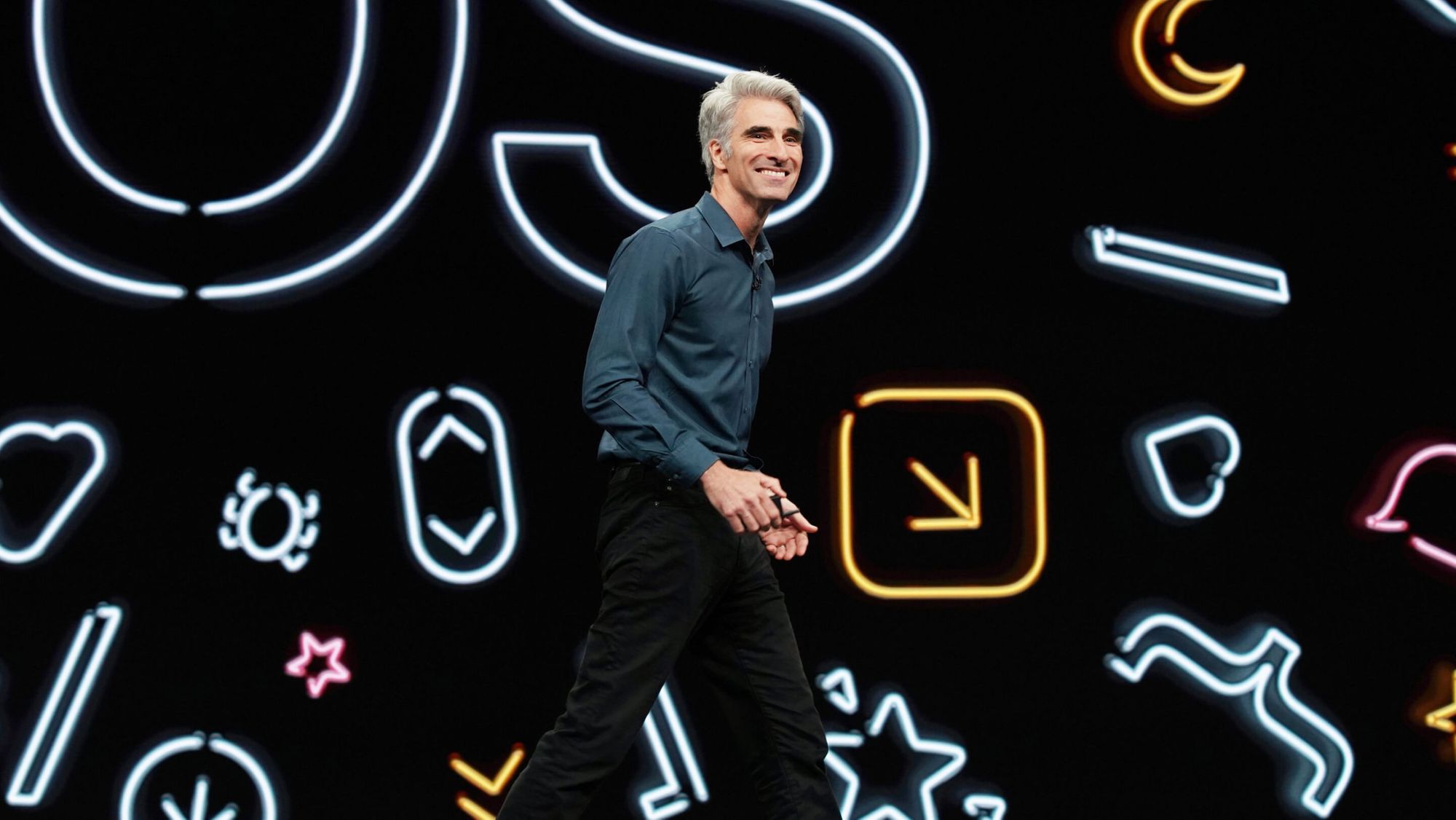 Apple: загрузка приложений на iPhone в обход App Store откроет «ящик Пандоры»
