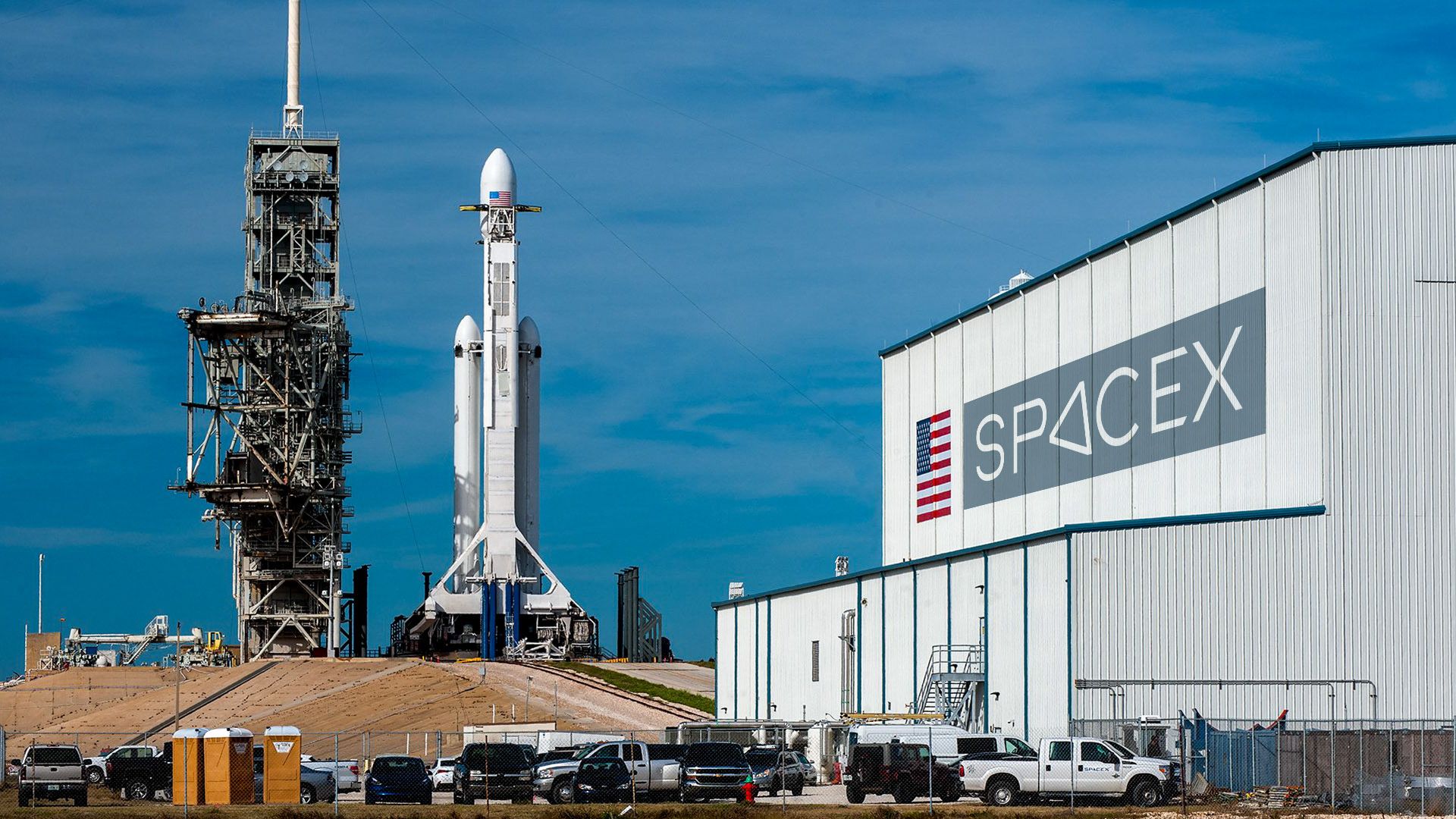 Илон Маск предупредил сотрудников SpaceX о риске банкротства из-за проблем с разработкой двигателей