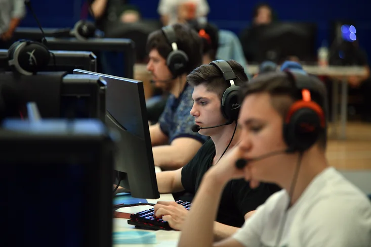 Российские власти рассматривают введение налога на торговлю скинами в CS:GO и прочих играх