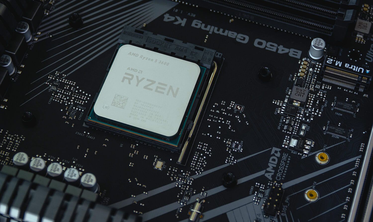 Intel и AMD приостановили поставки своих процессоров на территорию России