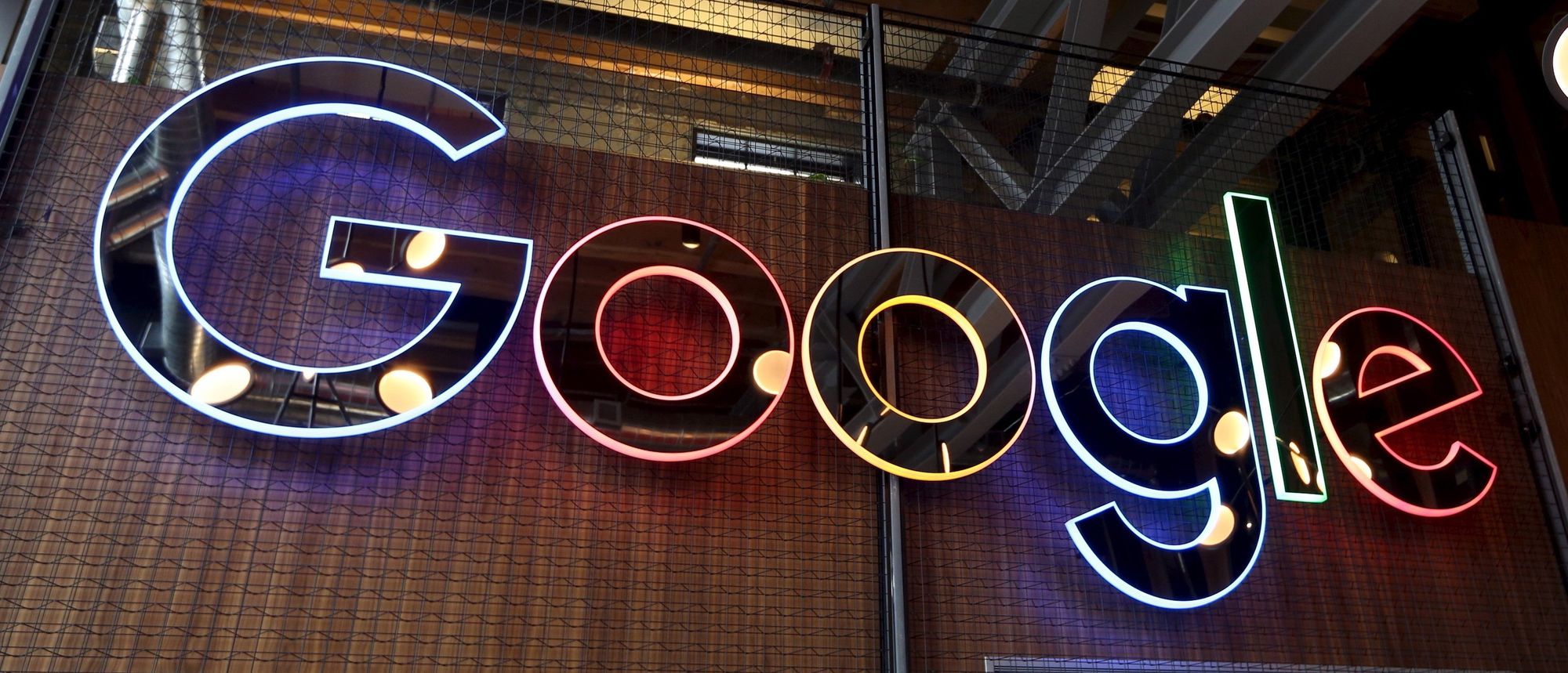 Регулятор Индии обвинил Google в несправедливой блокировке сторонних платёжных систем
