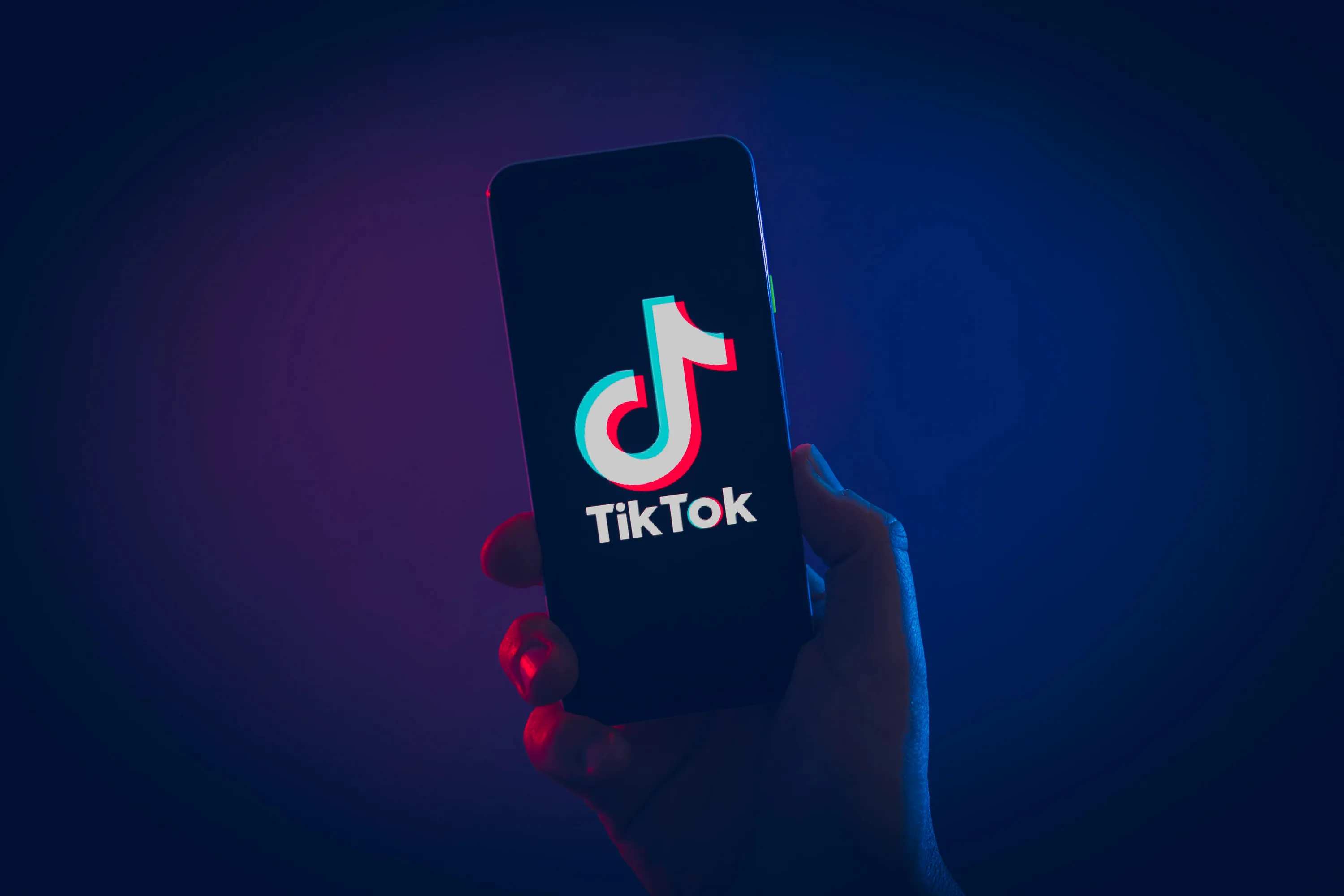 В TikTok опровергли слухи о снятии запрета на публикации нового контента в России