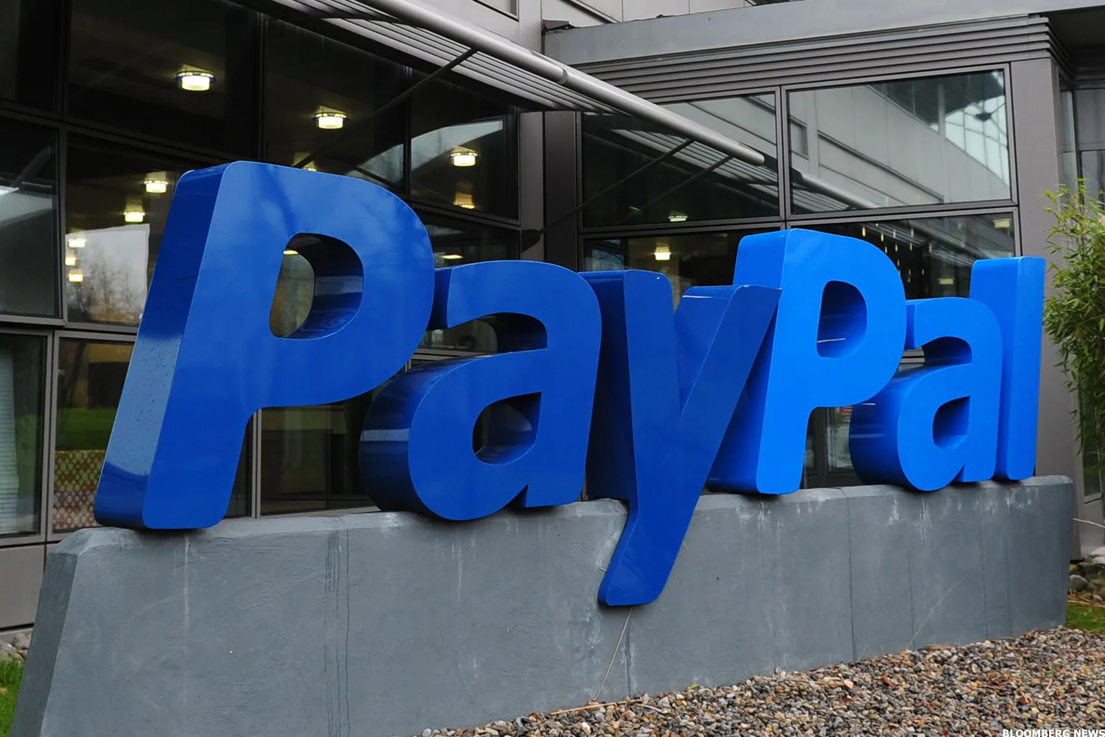 PayPal поддержал антимонопольную жалобу против Apple из-за сервиса оплаты