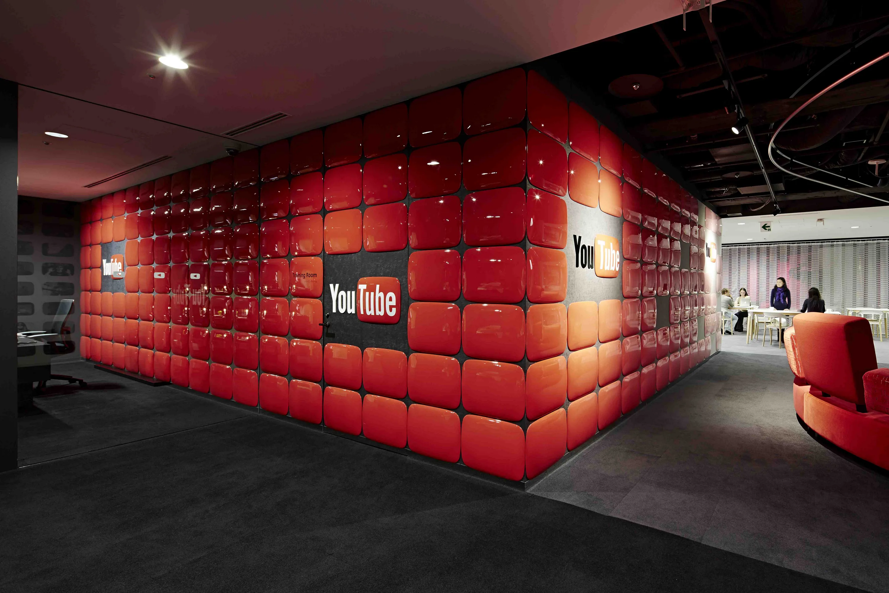 Первый канал подал в суд на Google из-за блокировки YouTube-канала