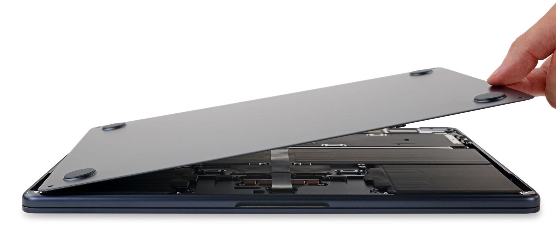 iFixit разобрали MacBook Air на M2: нашли акселерометр, но не нашли теплоотвод