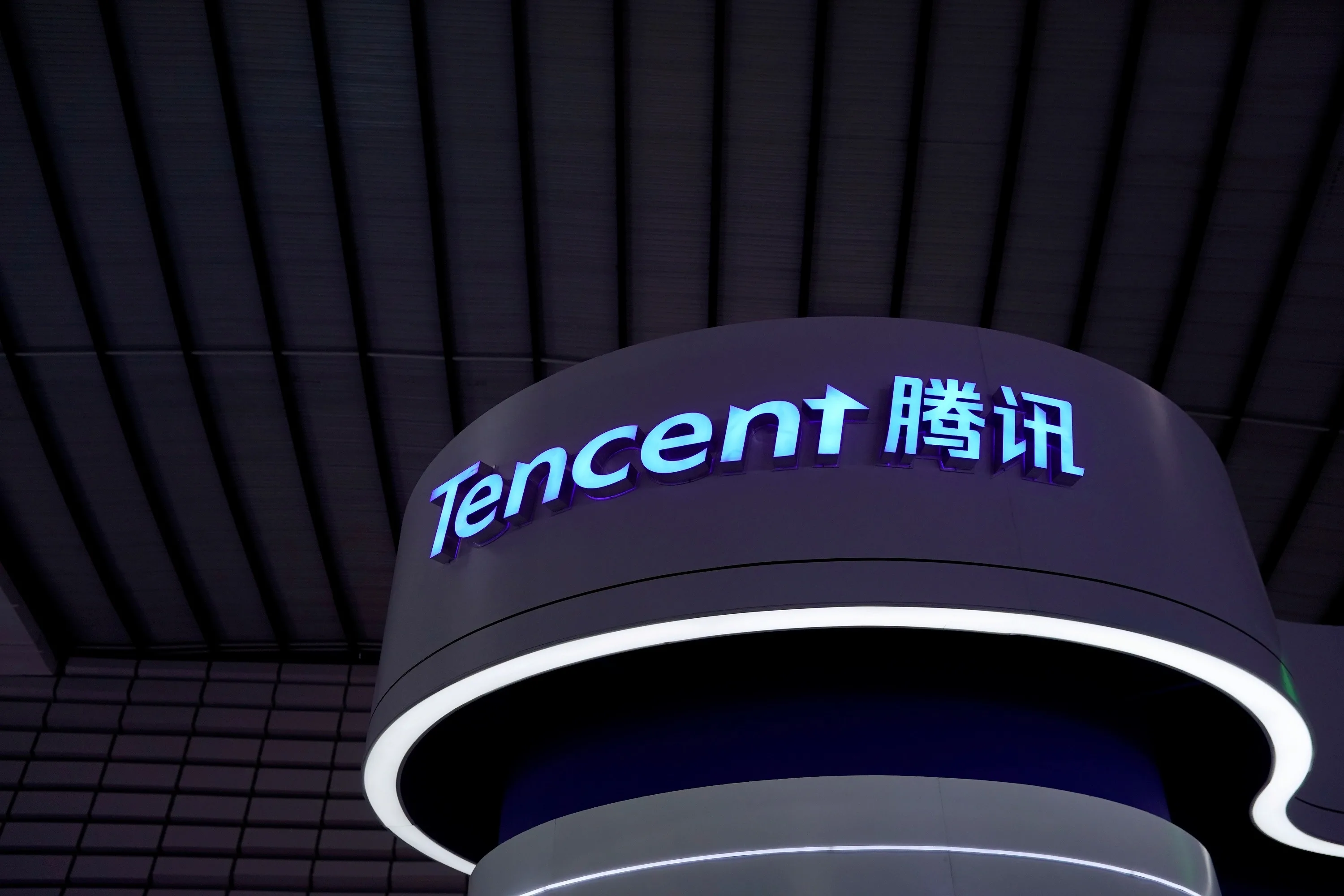 Tencent разработала нейросеть для восстановления старых фото