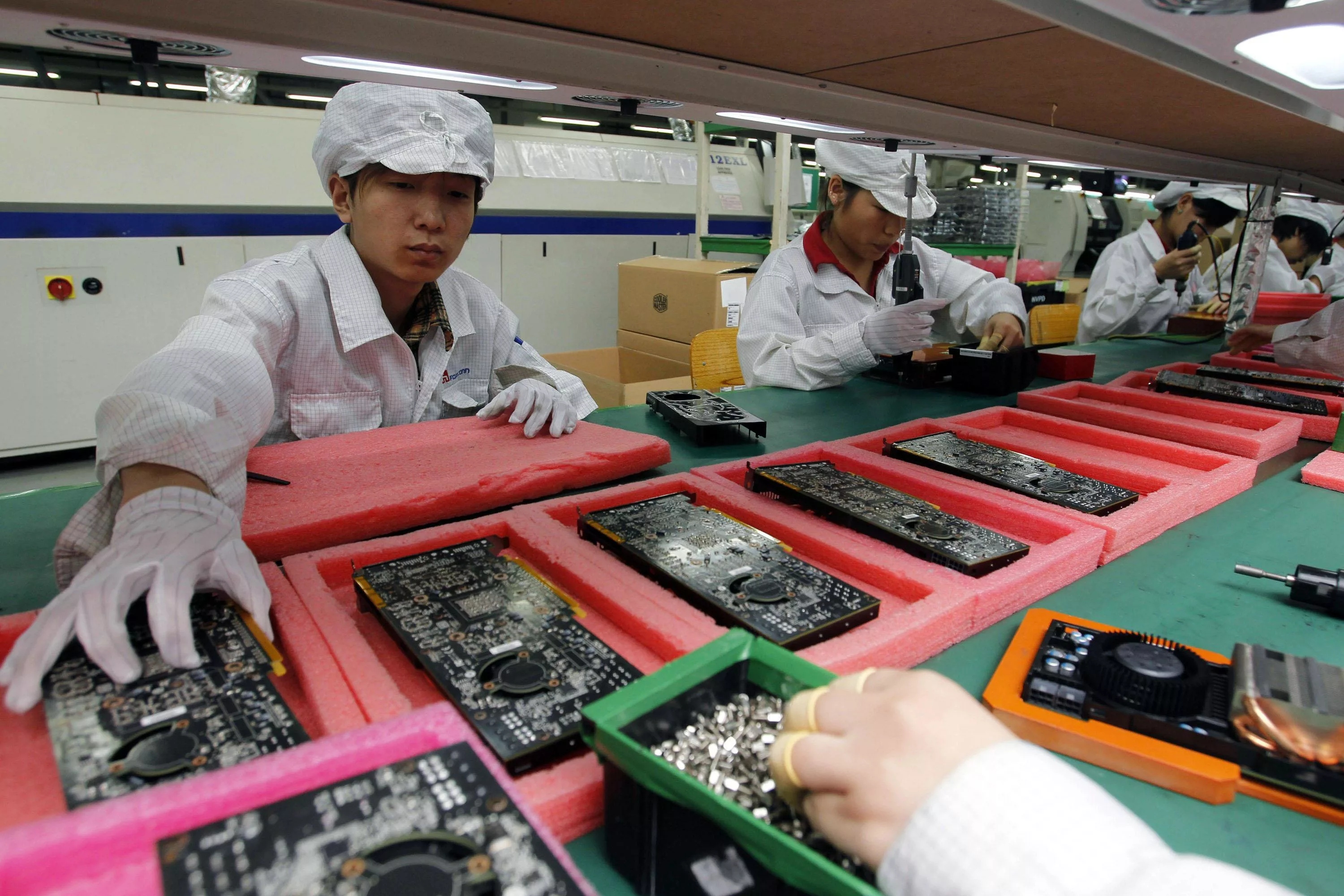 Apple и Google переносят производство смартфонов из Китая в другие страны