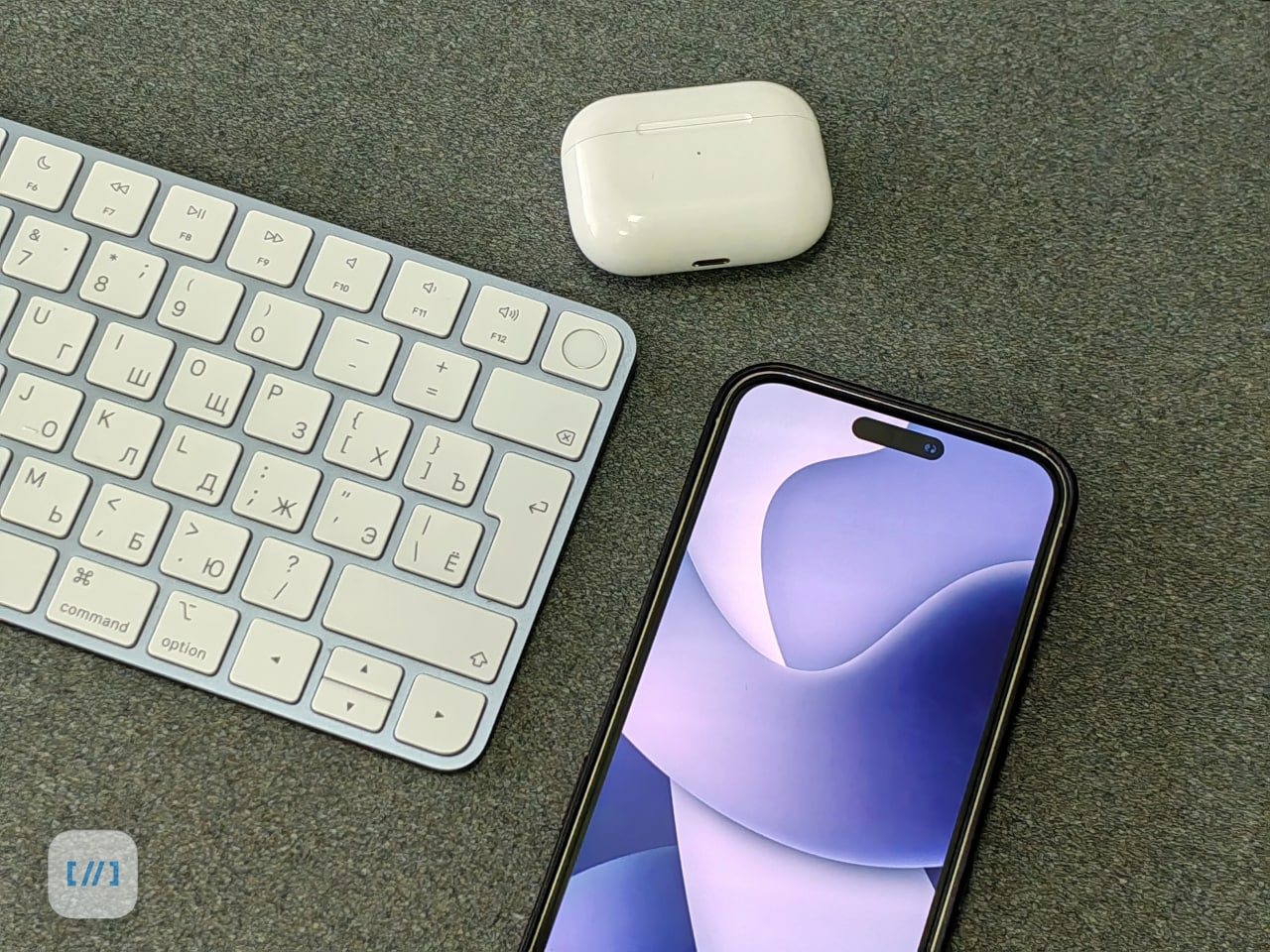 Дизайнер выпустил обои, которые делают на смартфоне вырез как в iPhone 14