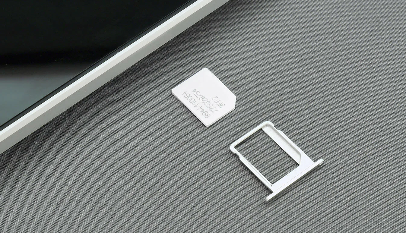 Некоторые версии iPhone 14 могут лишиться слота физической SIM-карты