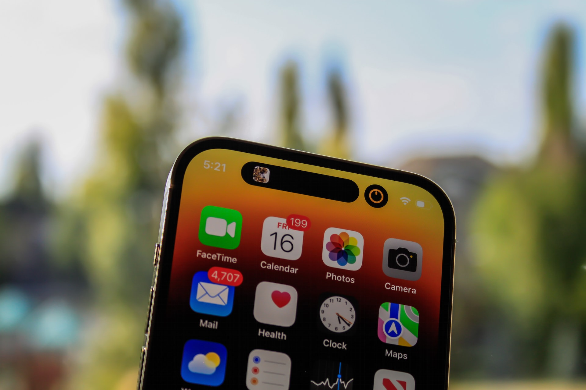 Блогер разбил автомобиль ради проверки детектора ДТП в iPhone 14