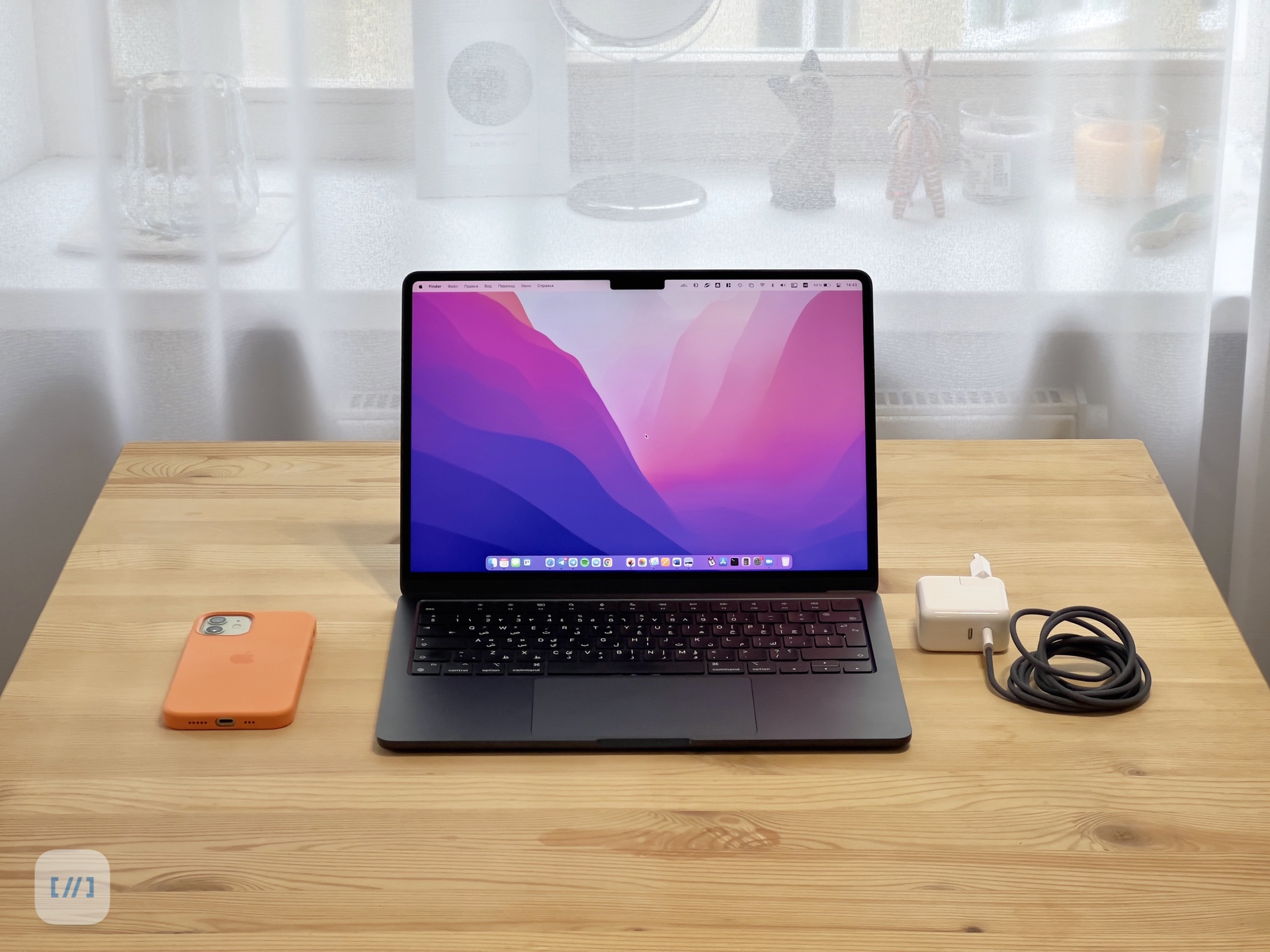 Обзор MacBook Air с M2: стоит ли покупать или сэкономить, взяв на M1?