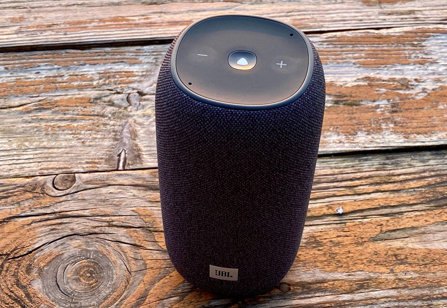 Преступники научились угонять автомобили с помощью колонки JBL