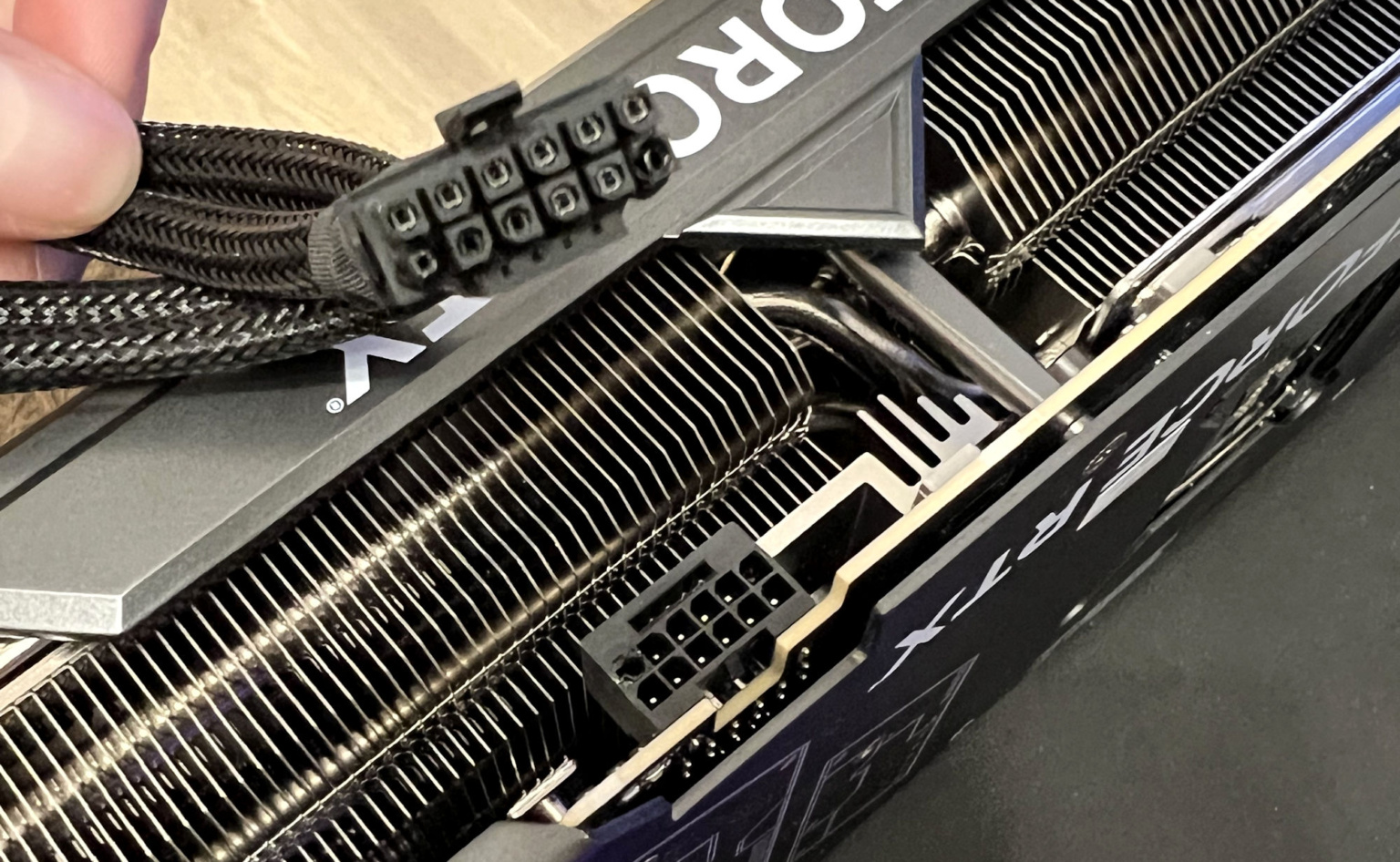 NVIDIA сообщила, что в оплавлении контактов GeForce RTX 4090 виноваты сами пользователи
