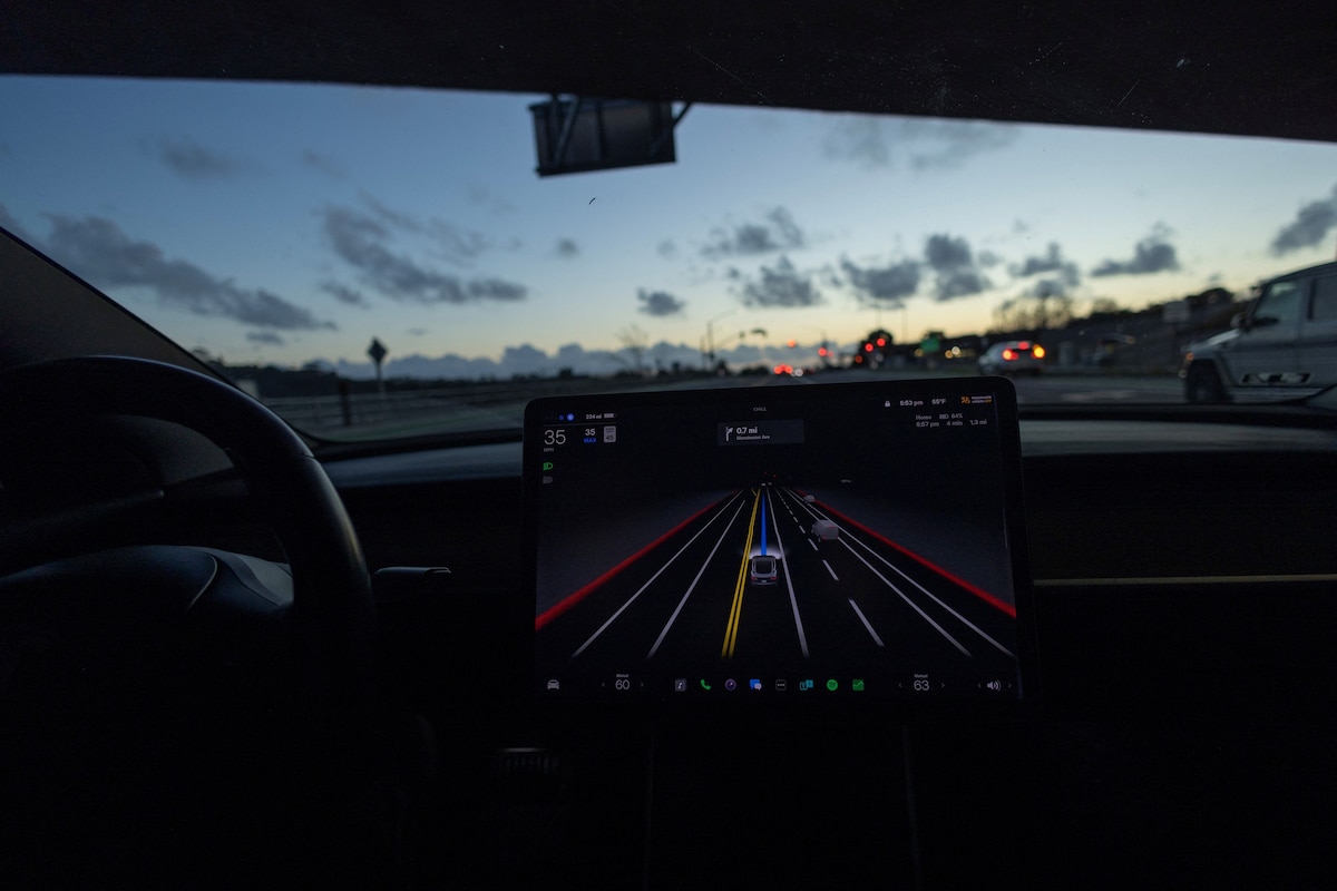 СМИ: Илон Маск испортил систему автопилота Full Self-Driving в Tesla