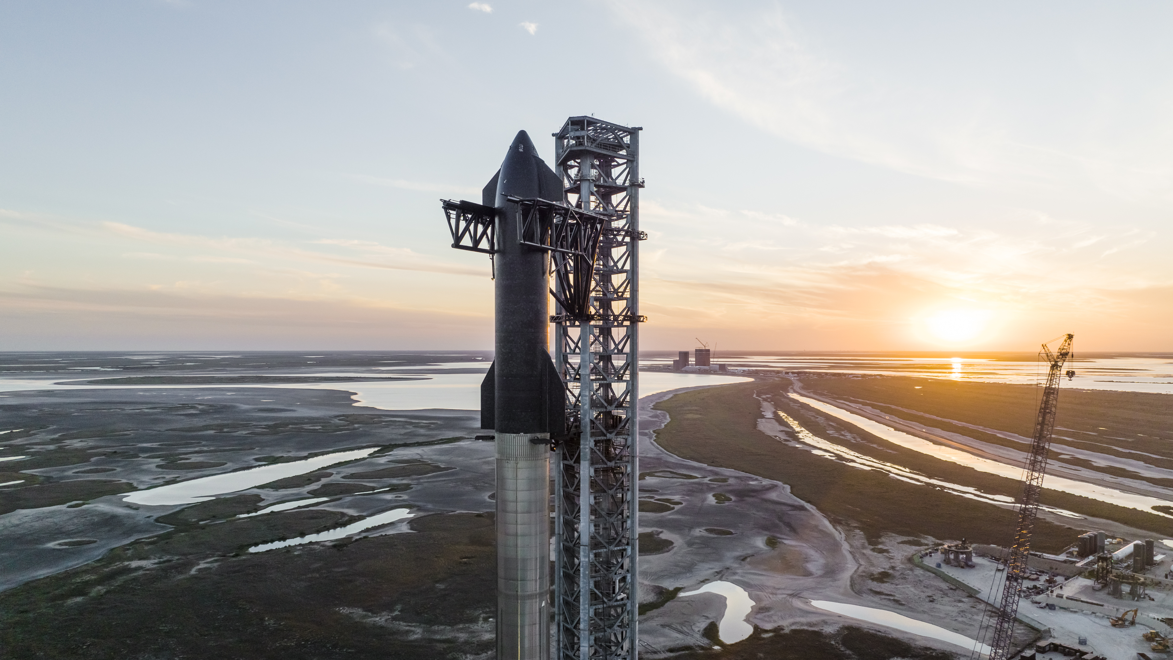 Space X испытает завтра сверхтяжелую ракету Starship