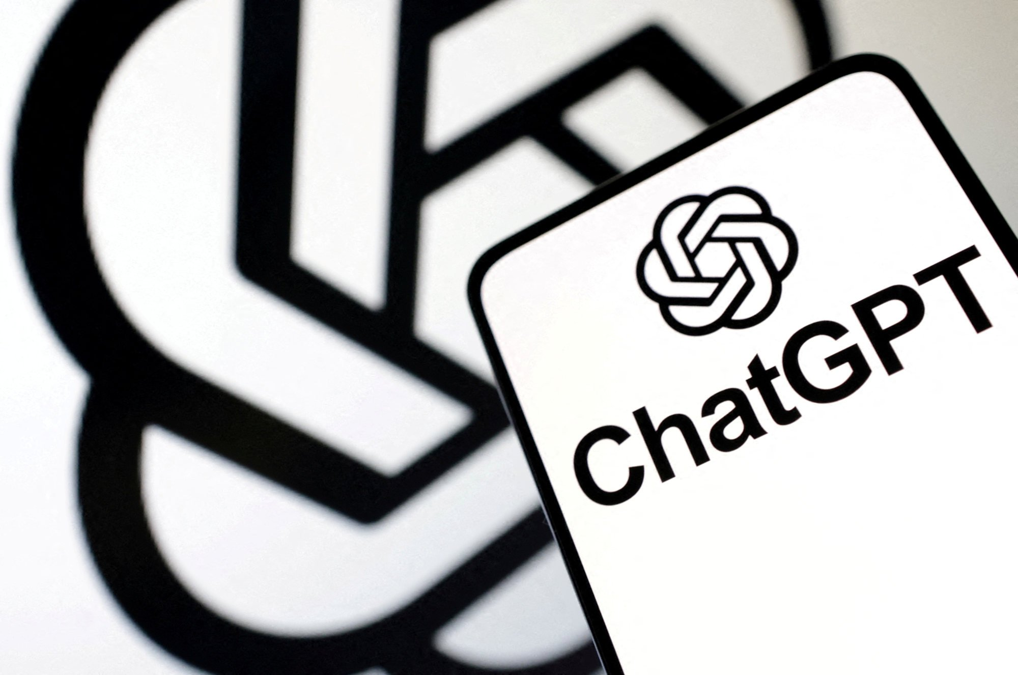 Apple запретила сотрудникам использовать ChatGPT на работе