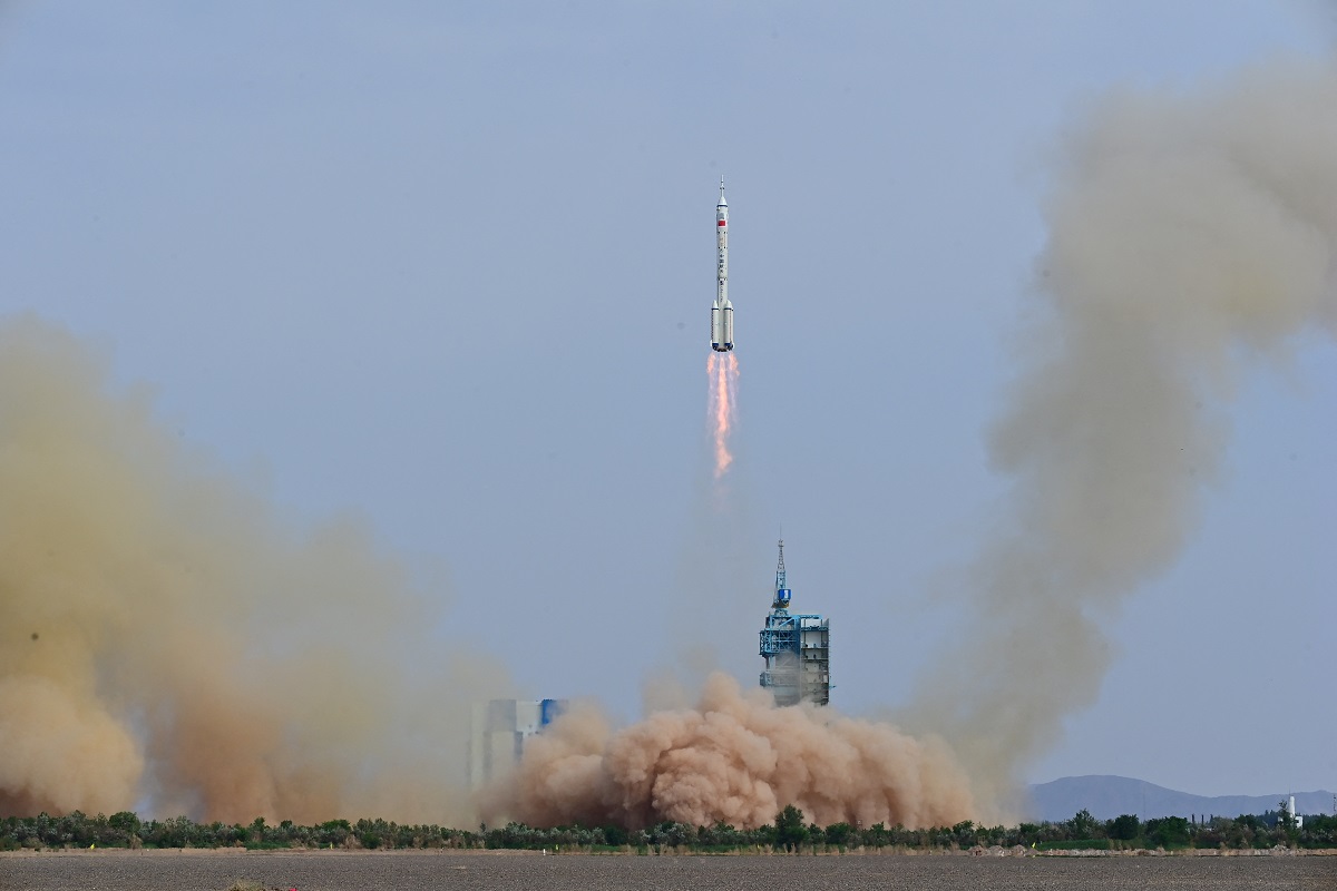 Установлен новый рекорд по числу людей на орбите Земли