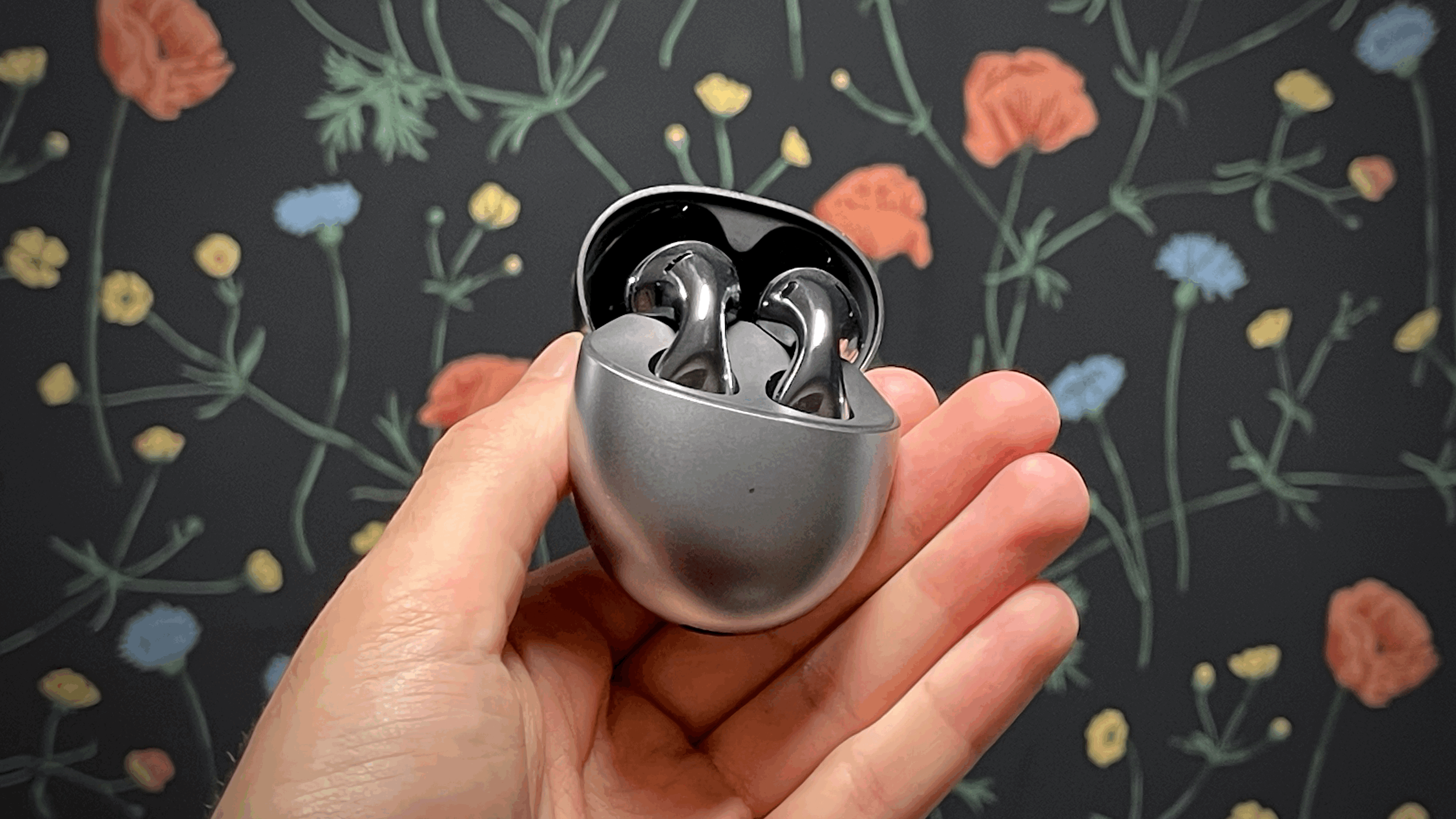 Обзор Huawei FreeBuds 5: футуристичные вкладыши с активным шумоподавлением