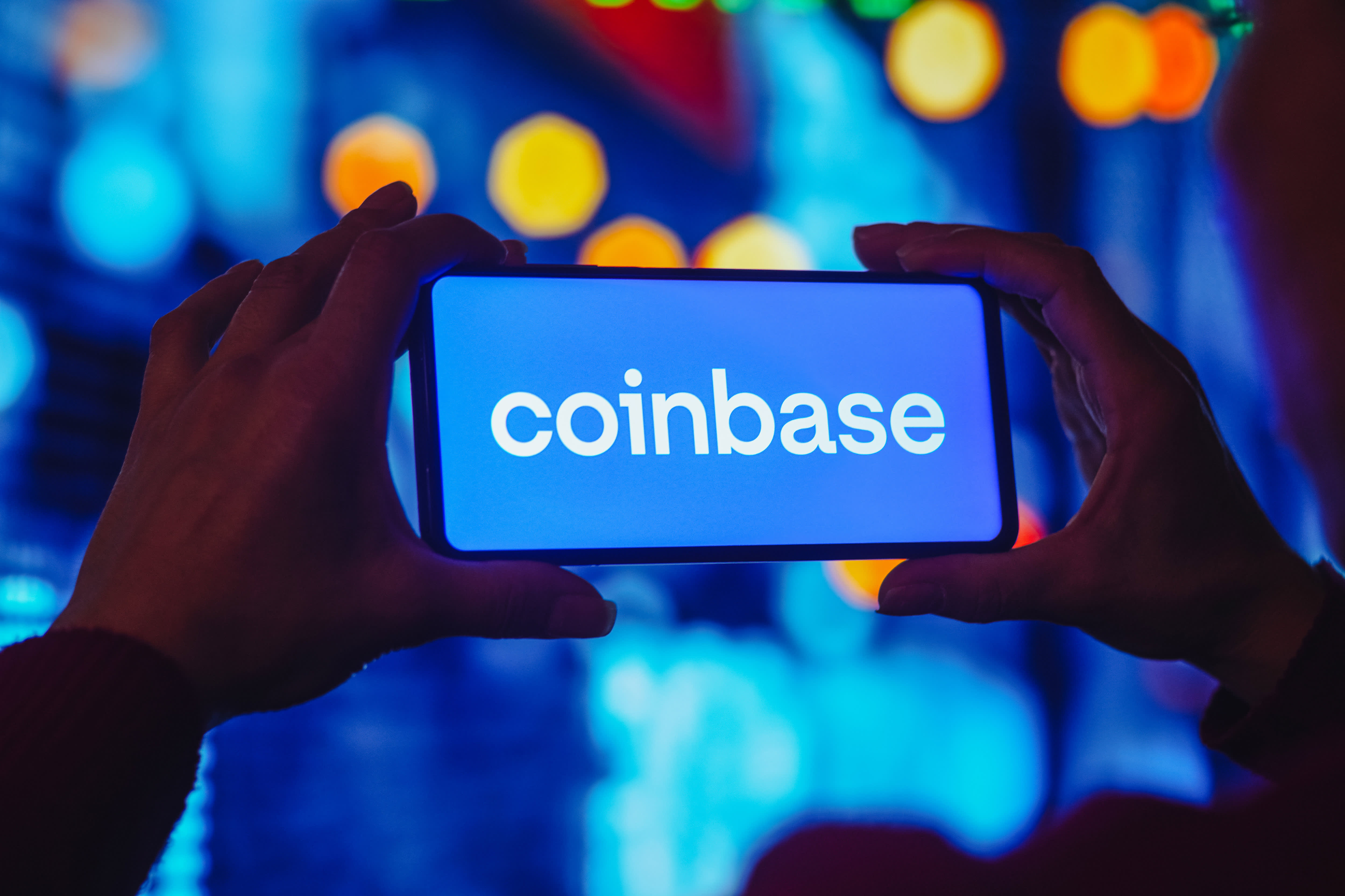 SEC подала в суд на Coinbase из-за нарушения закона о ценных бумагах