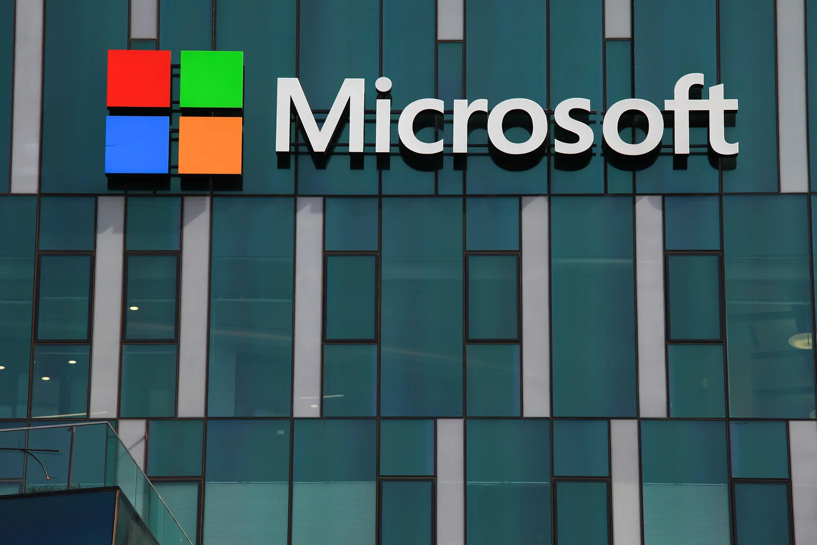 Microsoft заявила, что подверглась хакерской атаке