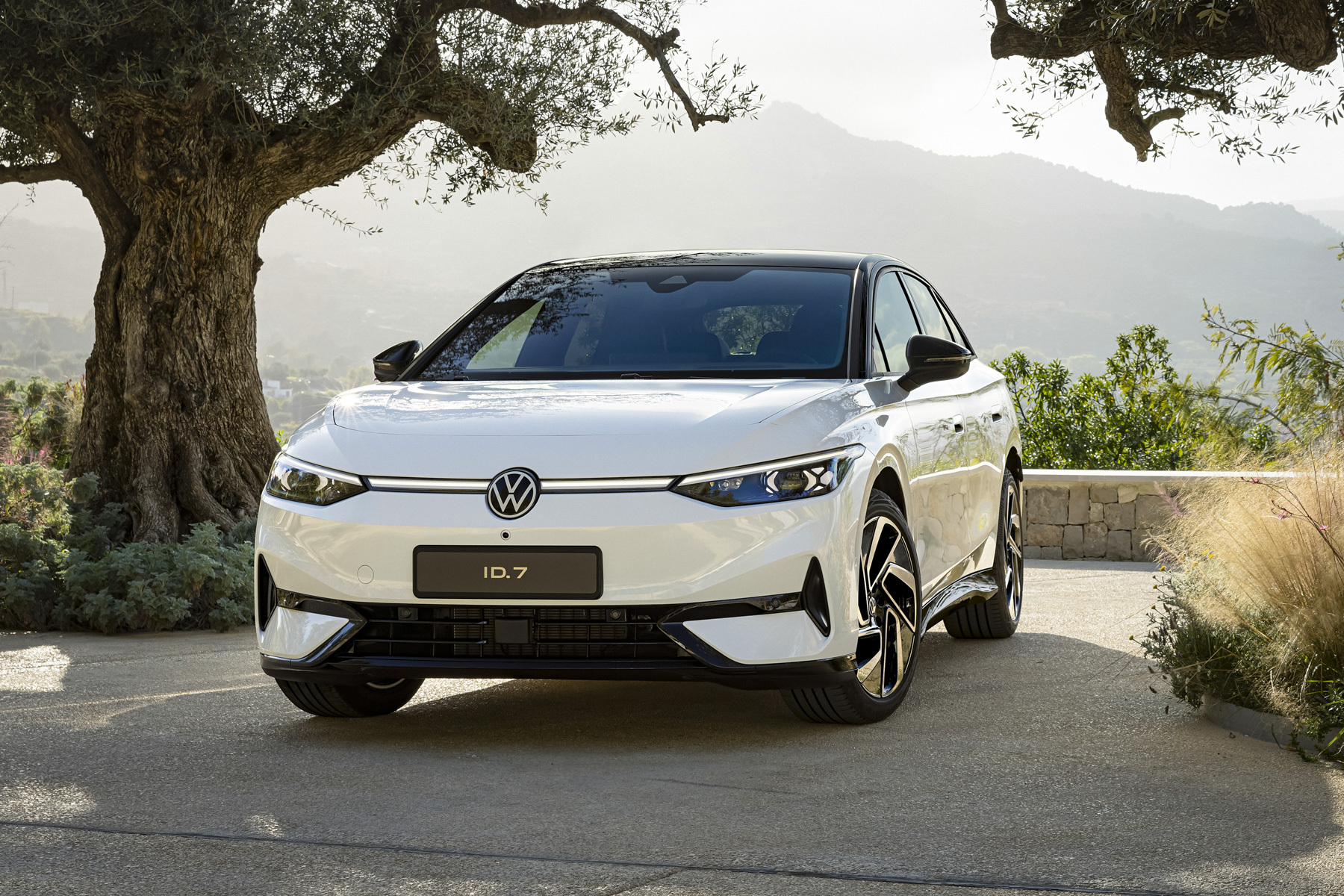 Volkswagen начал производство «электрического Passat» — флагманского ID.7