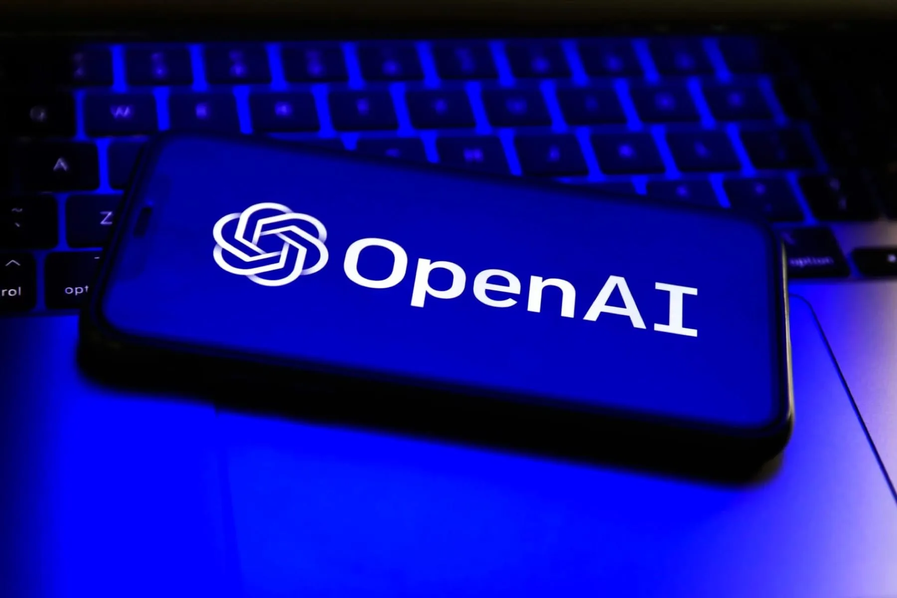 OpenAI анонсировала в ChatGPT работу с изображениями